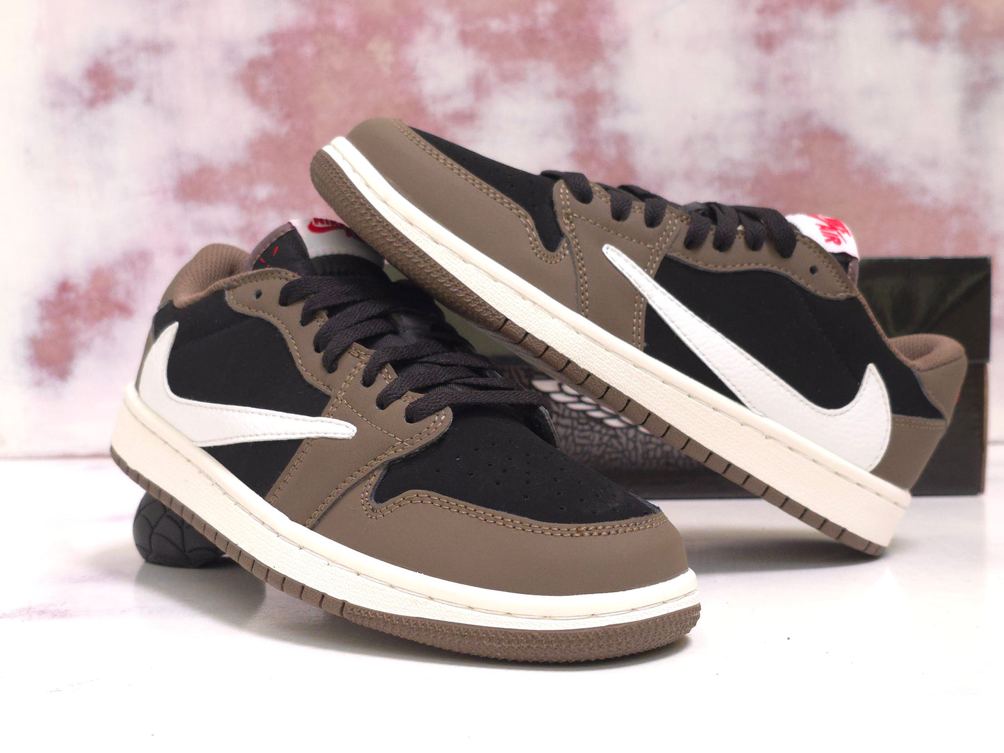 JRDN JUMPMAN JACK TRAVIS SCOTT LOW R1 RETRO 1 MOCHA