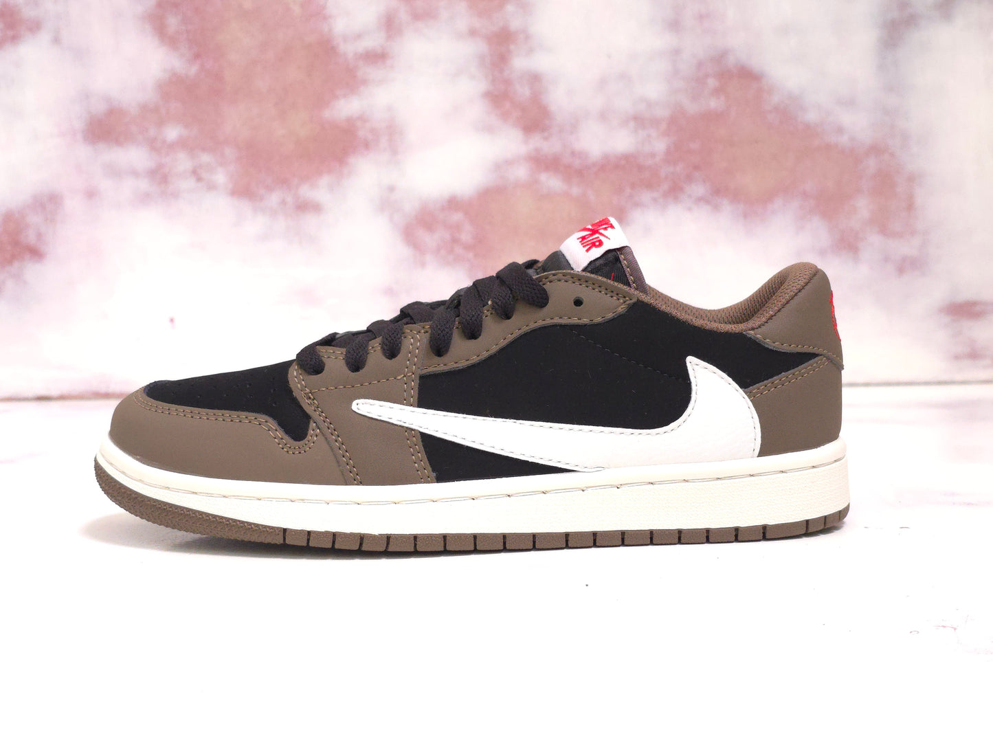 JRDN JUMPMAN JACK TRAVIS SCOTT LOW R1 RETRO 1 MOCHA