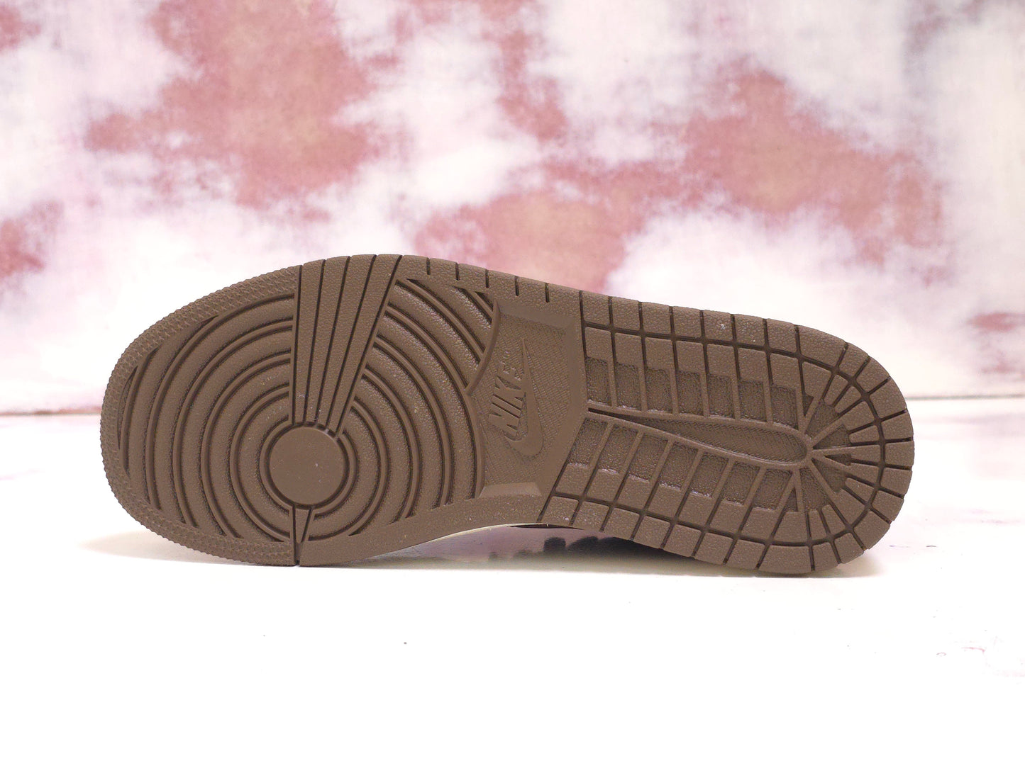 JRDN JUMPMAN JACK TRAVIS SCOTT LOW R1 RETRO 1 MOCHA