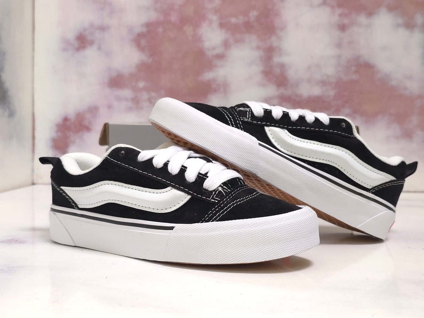 VNS VANSS K NU SCHOOL NEGRO BLANCO