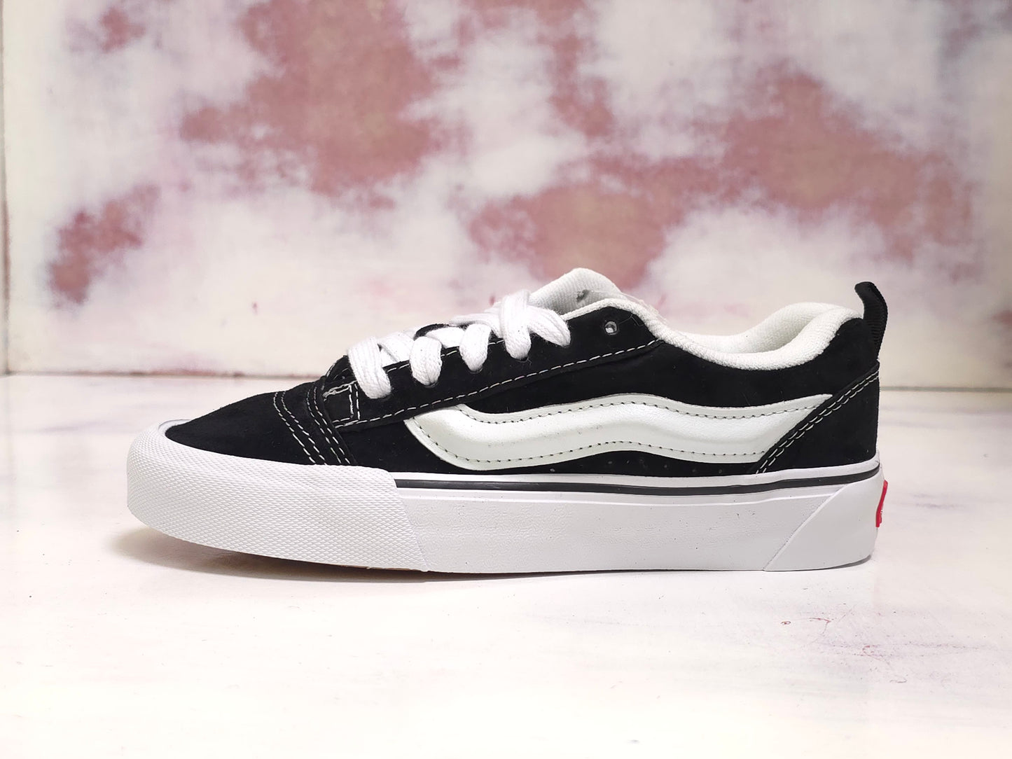 VNS VANSS K NU SCHOOL NEGRO BLANCO