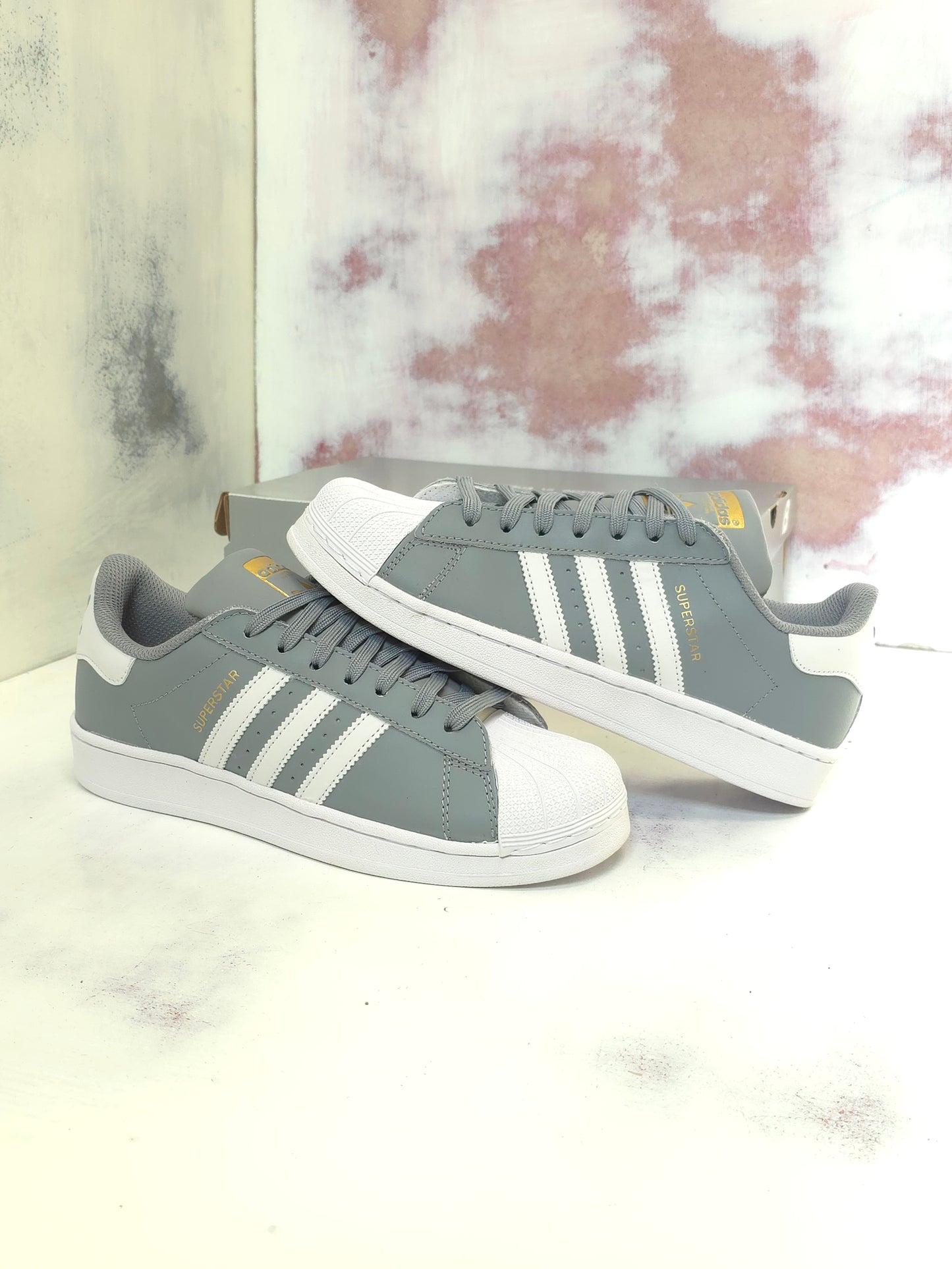 ADDS SUPERSTAR CONCHA GRIS PIEL