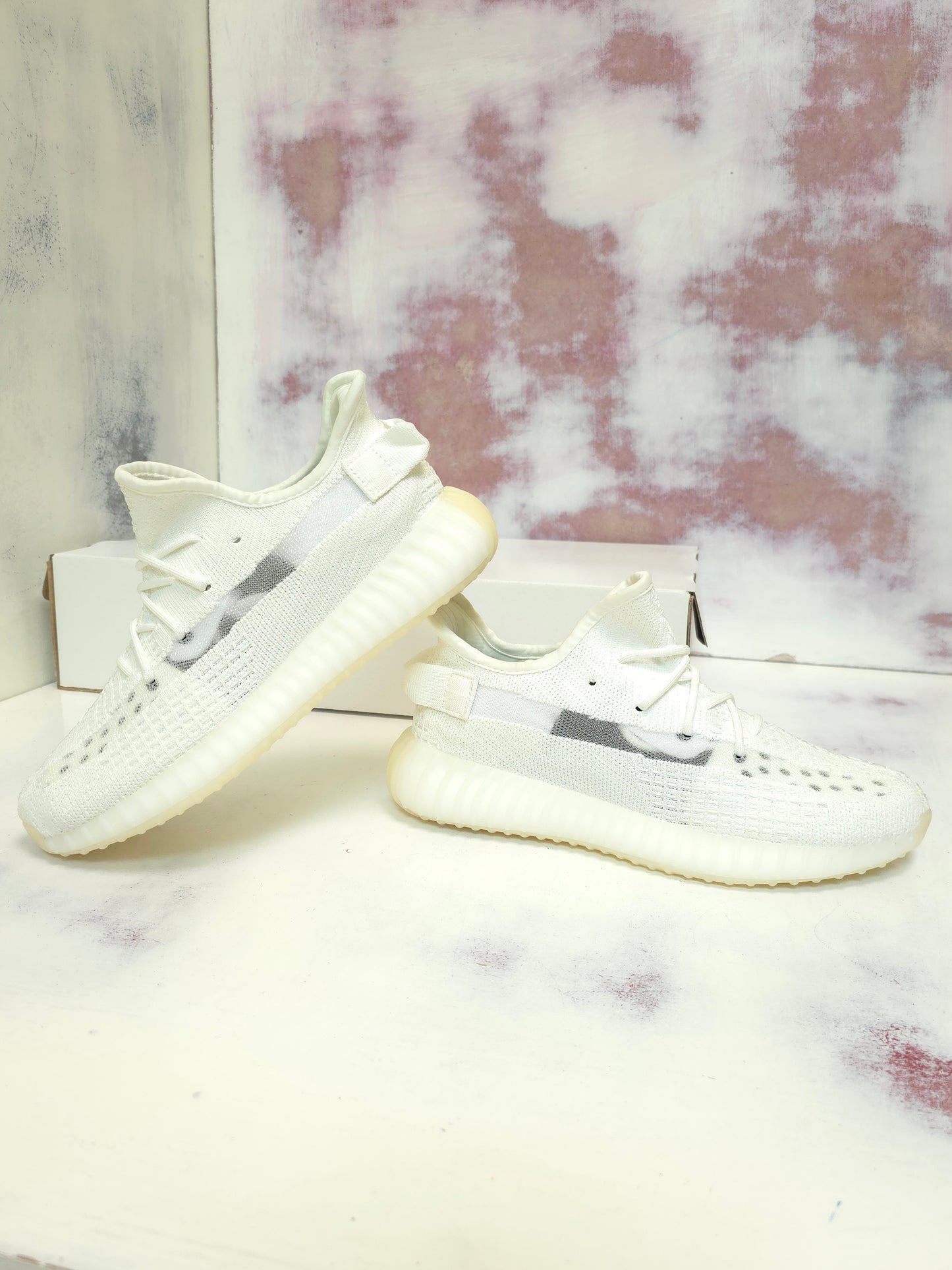 ADDS YZY 350 WHITE SNOW