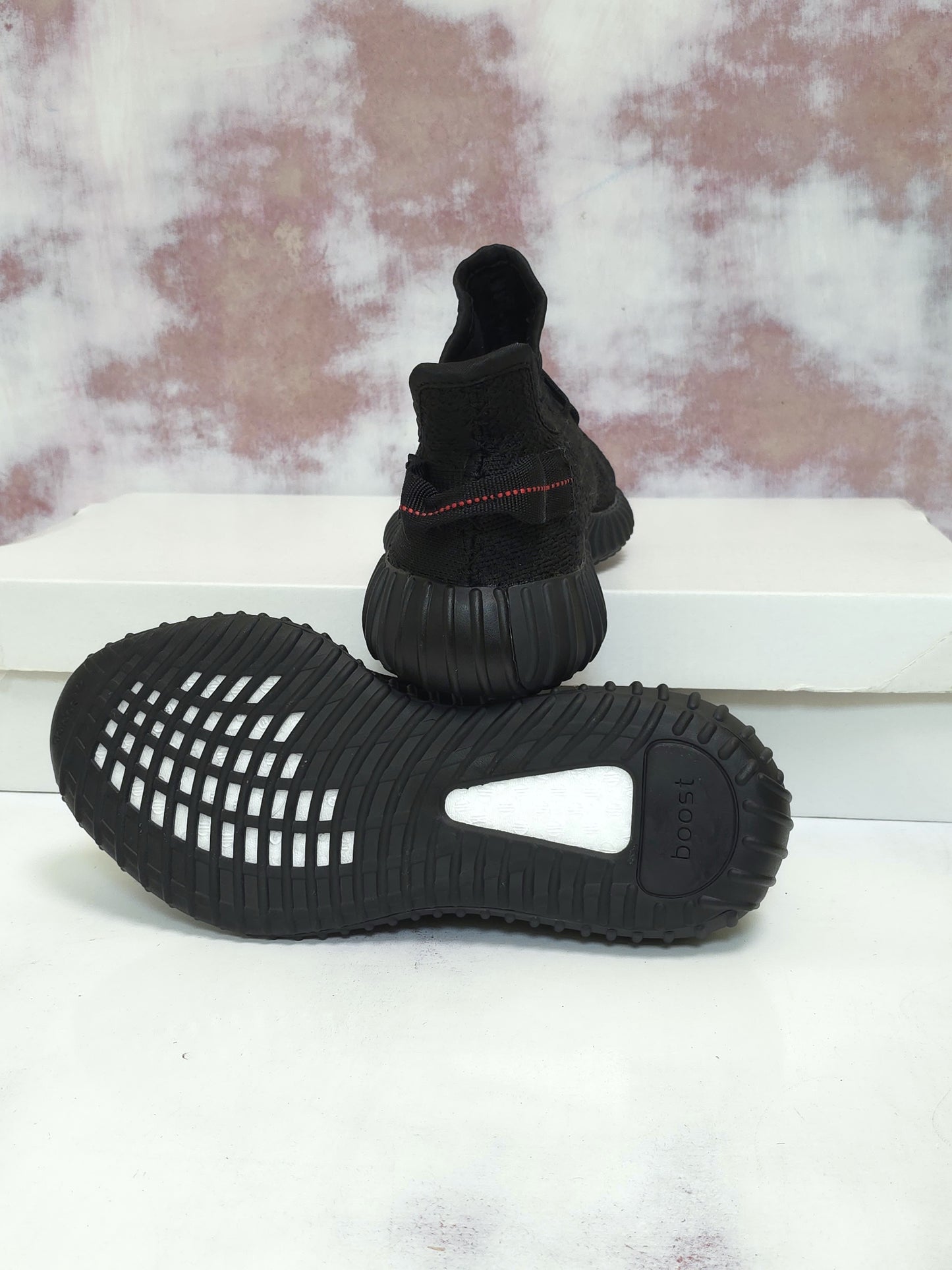 ADDS YZY 350 BREED NEGRO ROJO