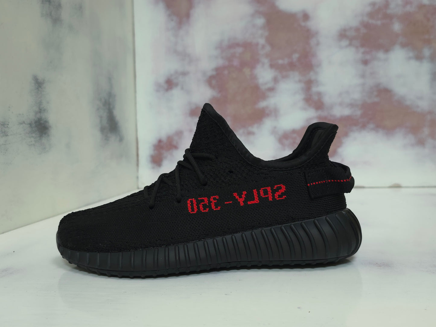 ADDS YZY 350 BREED NEGRO ROJO