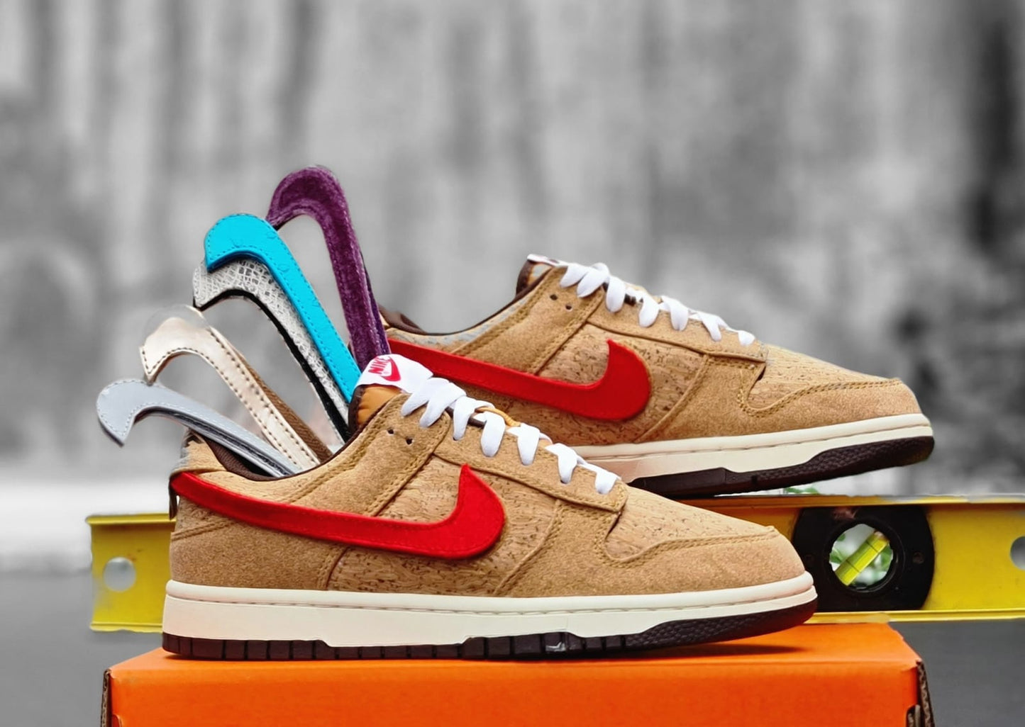 NKE SB DUNK LOW CLOT CORK 20TH