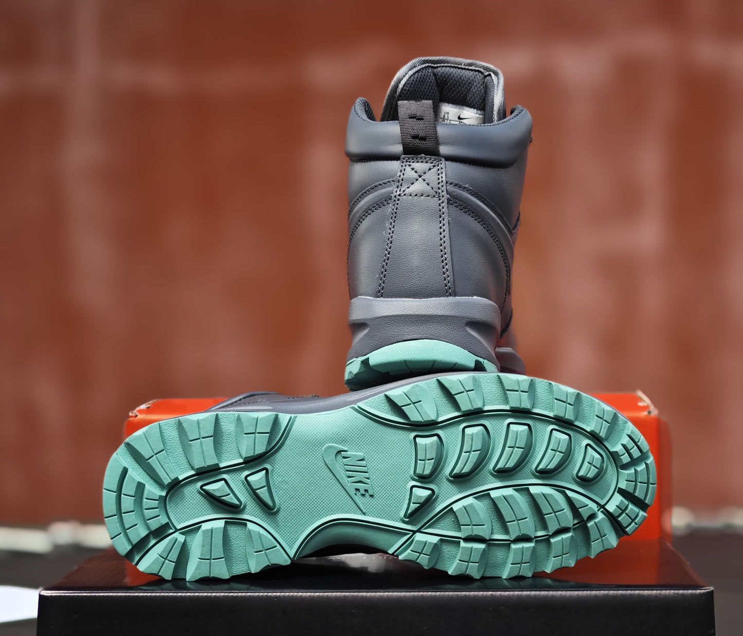 NKE MANOA STEEL GREY