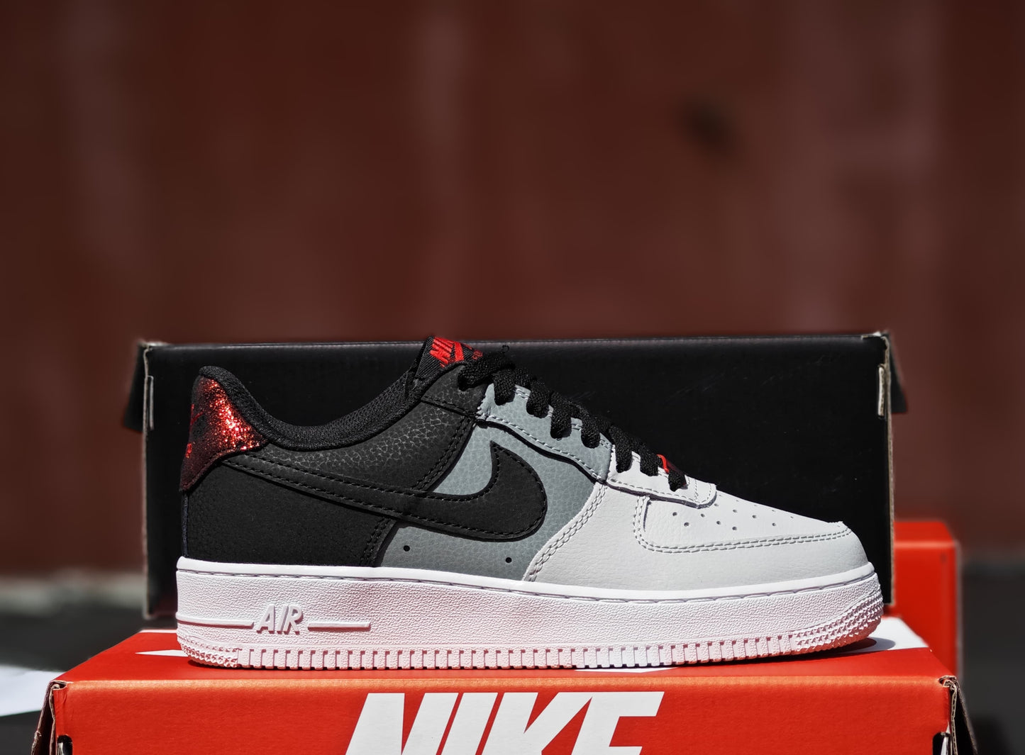 NKE AIR FORCE 1 SMOKE GREY