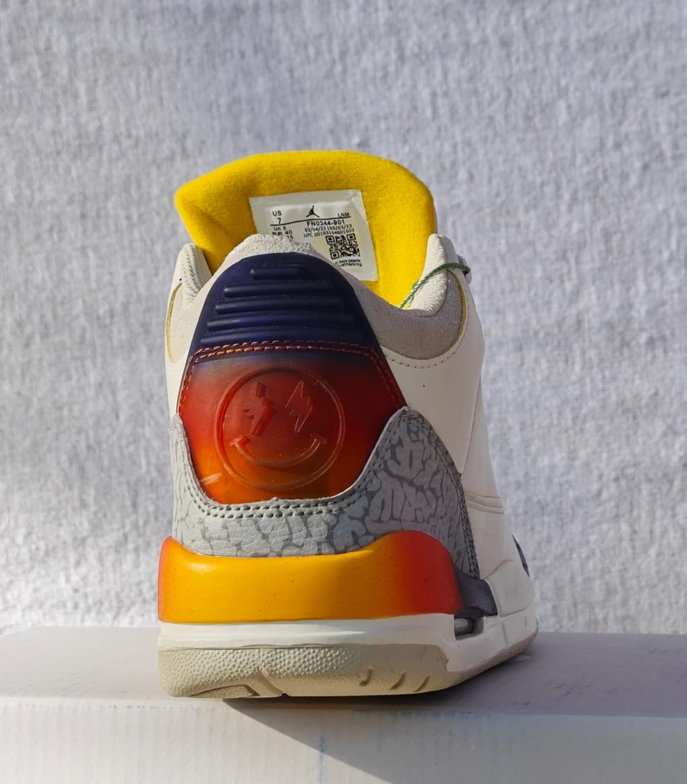 JRDN RETRO 3 J BALVIN