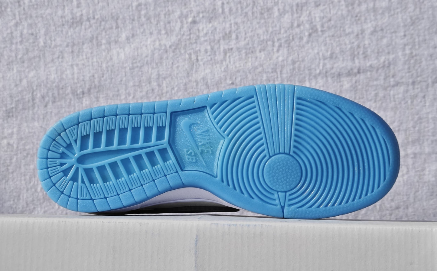 NKE AMBUSH SB DUNK LOW LIGHT GREY