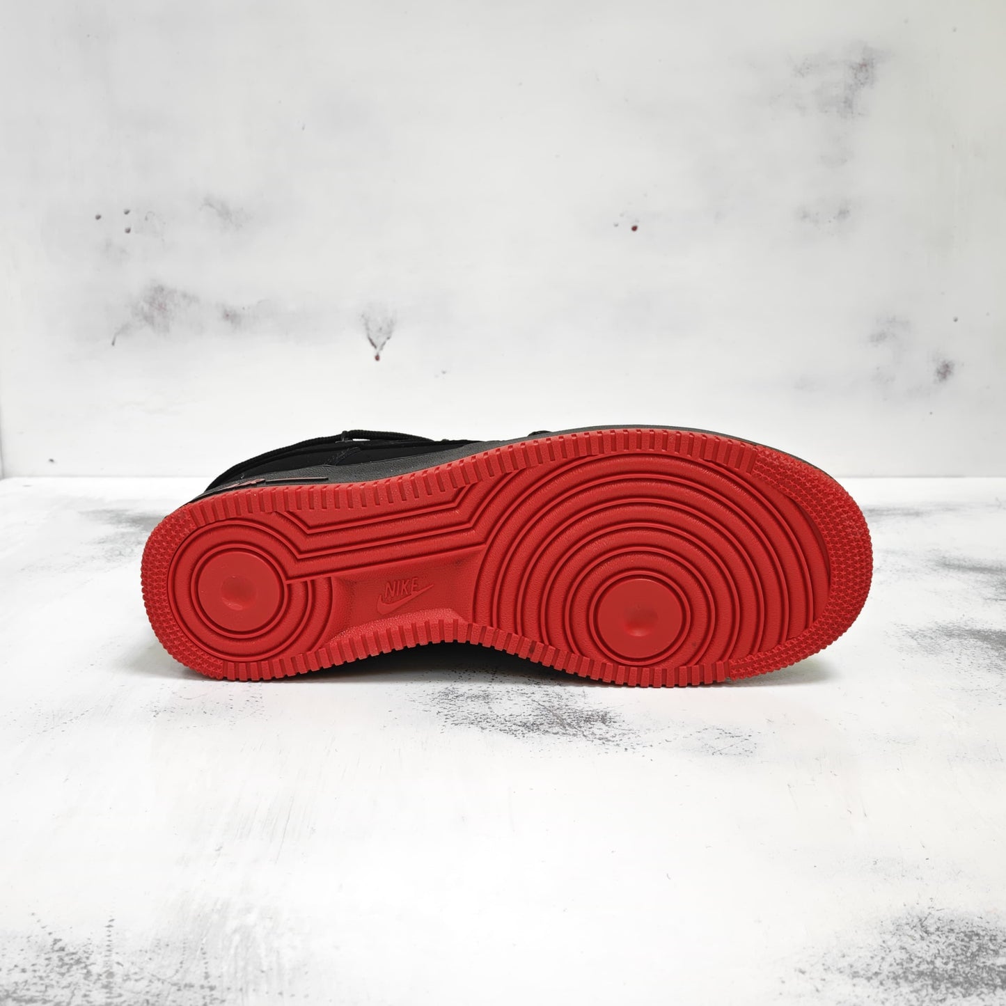 NKE AIR FORCE ONE CUSTOM TWO LACES BLACK RED SOLE