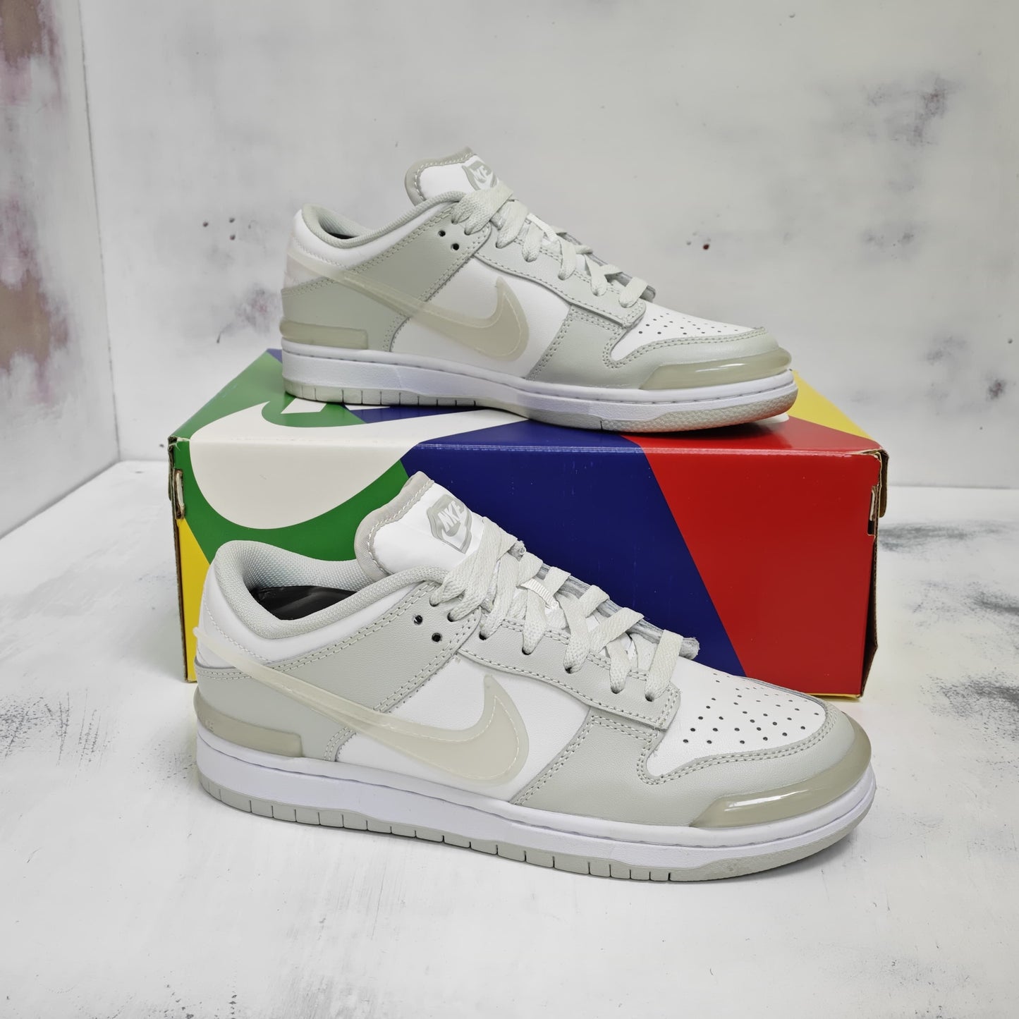 NKE SB DUNK LOW AMBUSH LIGHT GREY