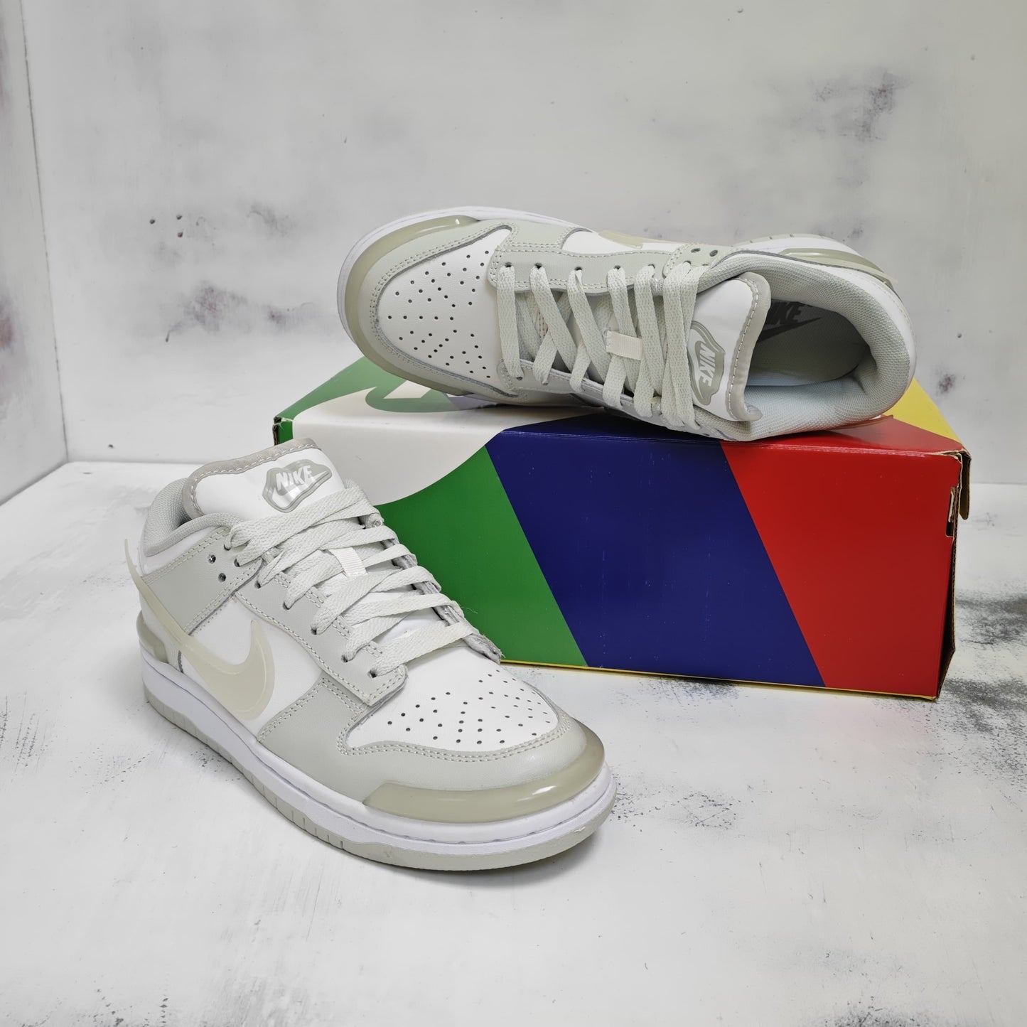 NKE SB DUNK LOW AMBUSH LIGHT GREY