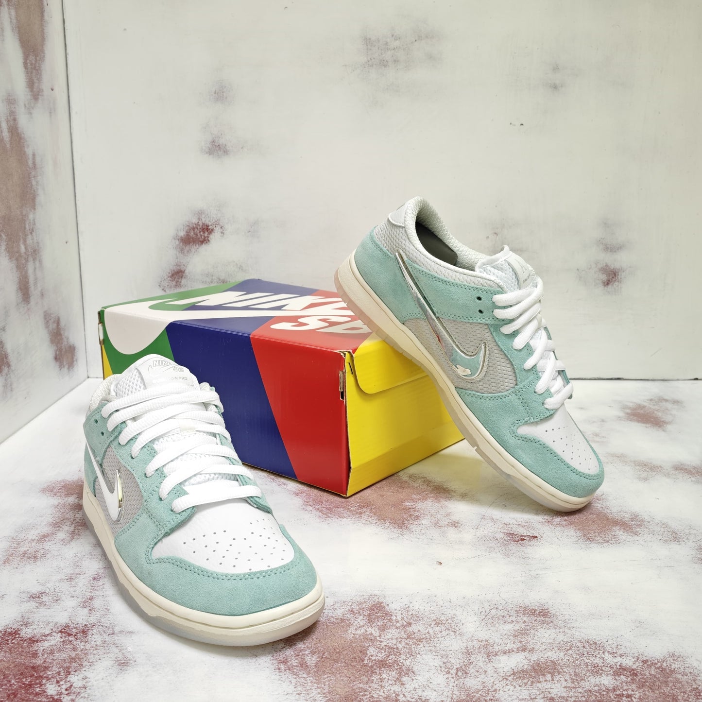 NKE SB DUNK LOW BY APRIL
