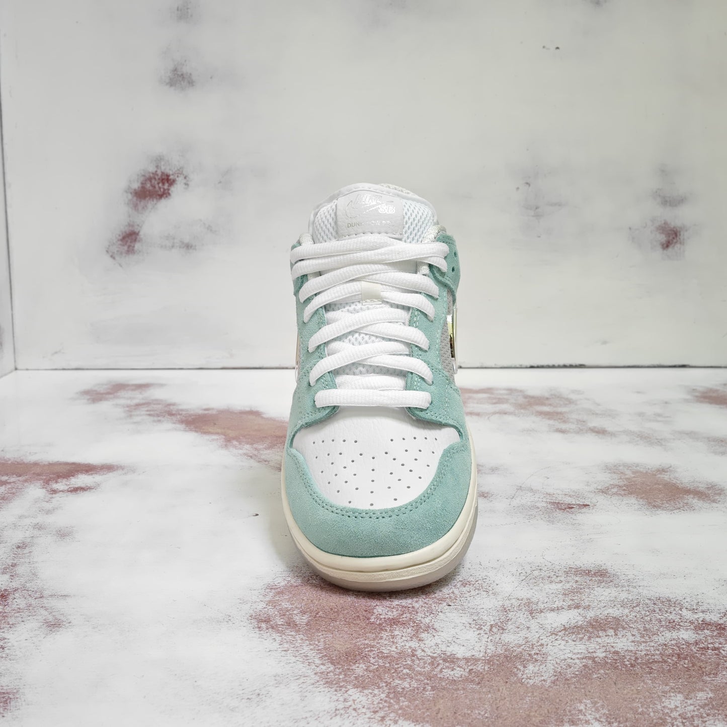 NKE SB DUNK LOW BY APRIL