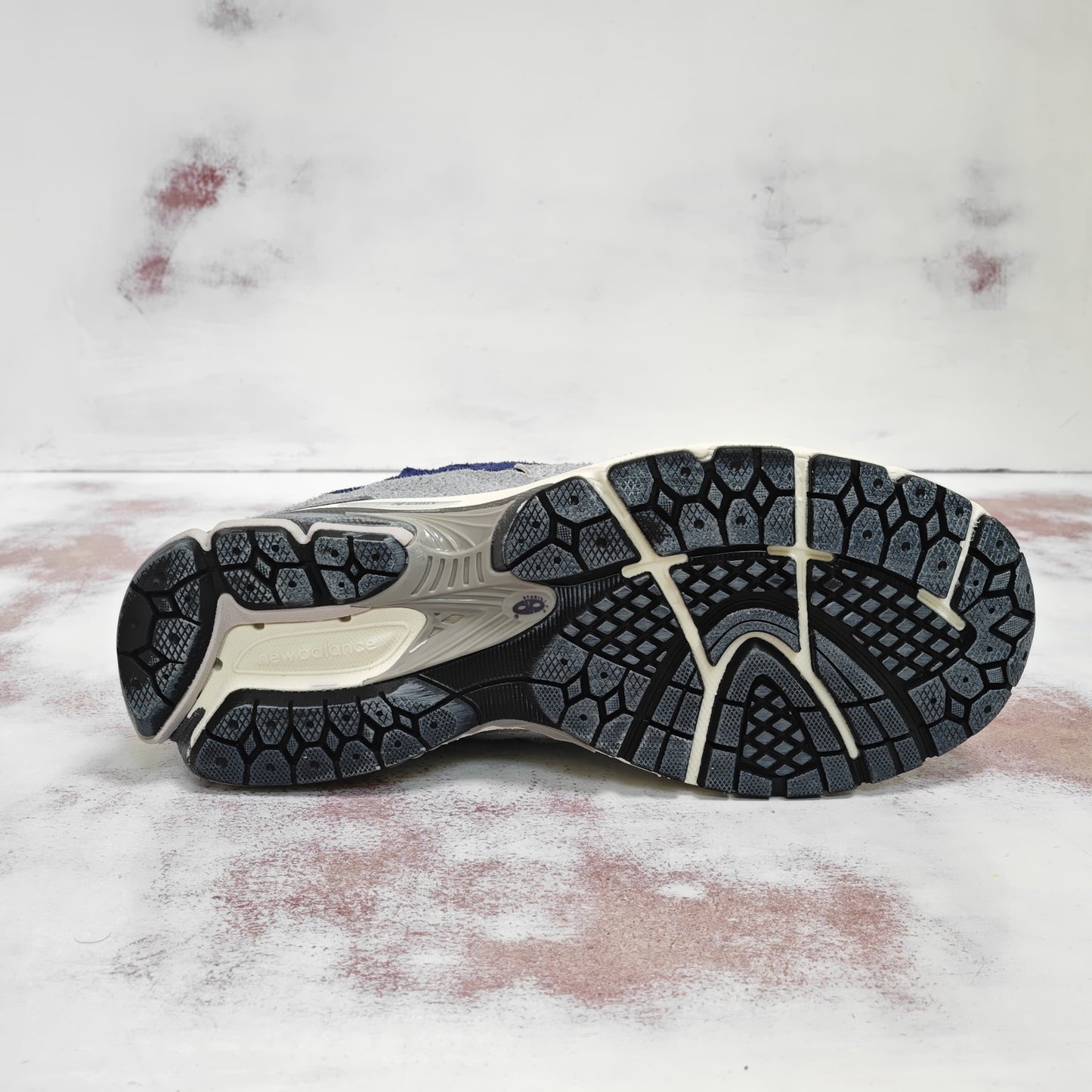 NW Balance 2002R PROTECTION PACK NAVY GREY