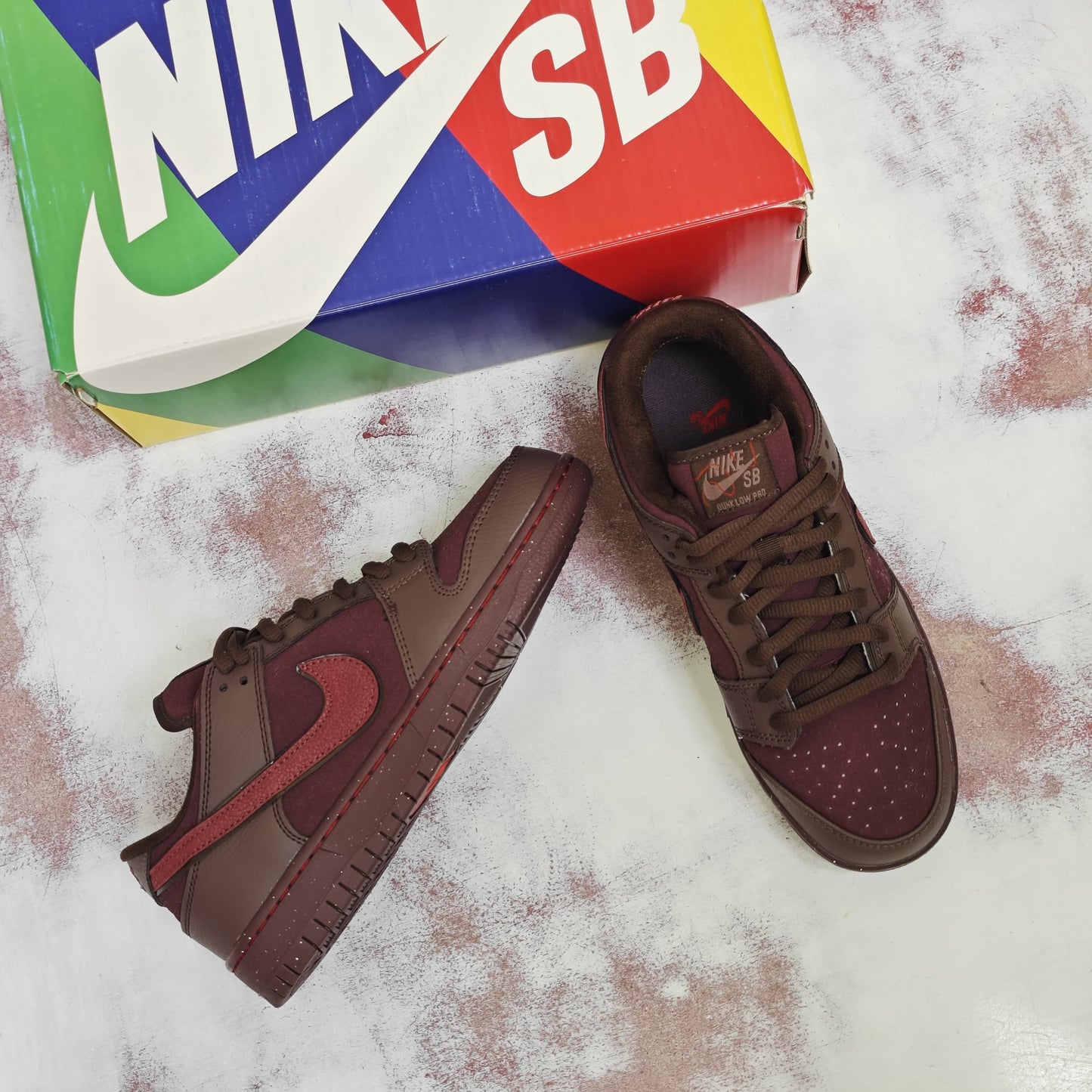 NKE SB DUNK LOW PRO CITY OF LOVE