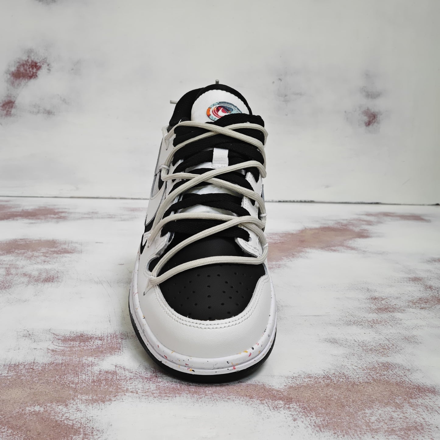 NKE SB DUNK LOW PANDA CUSTOM TWO LACES