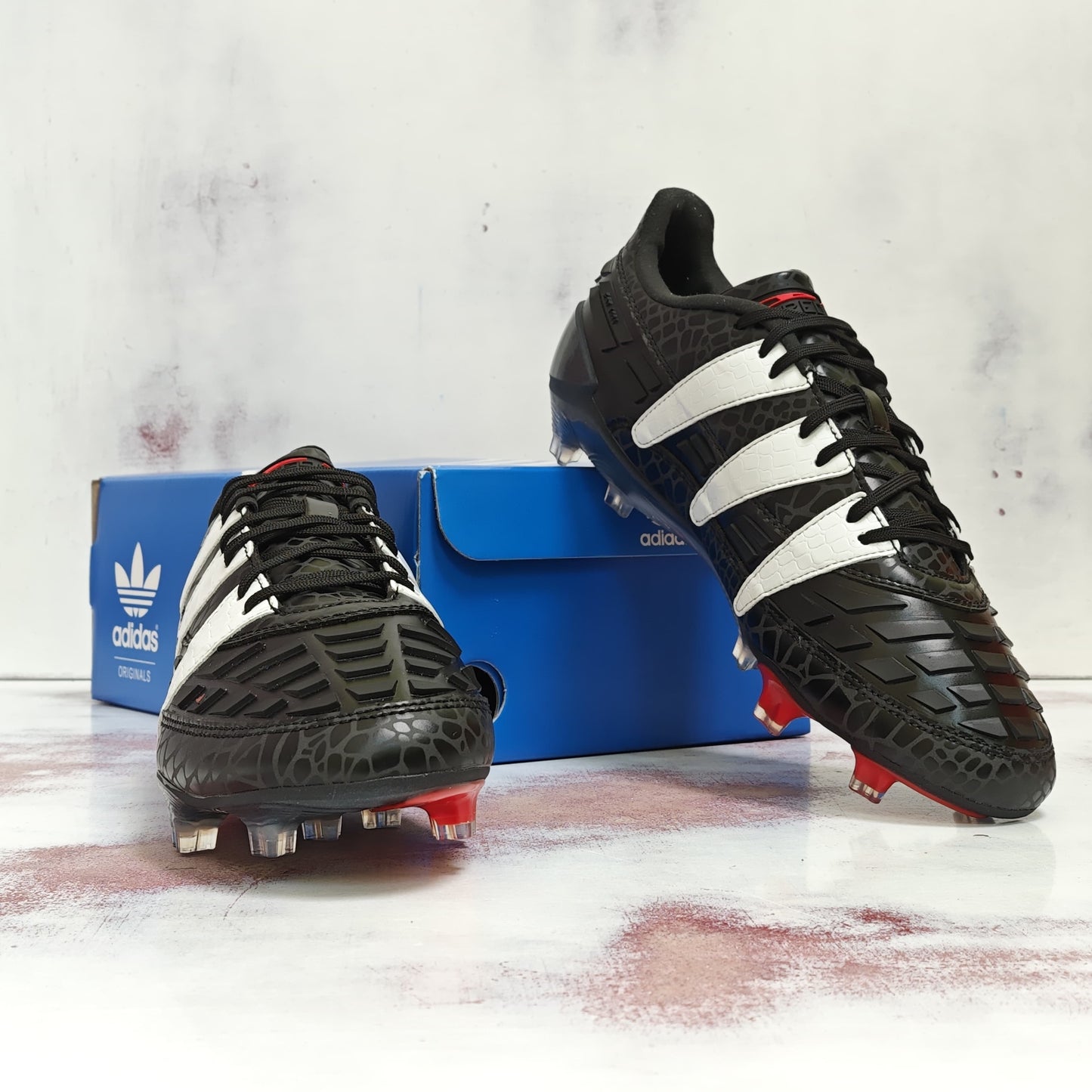 ADDS TACOS PREDATOR 94 BLACK & RED