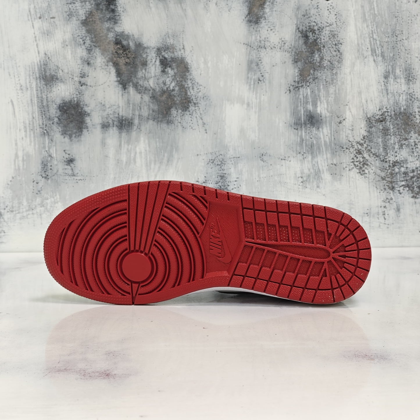 JRDN RETRO 1 NO PHOTOS HIGH r1