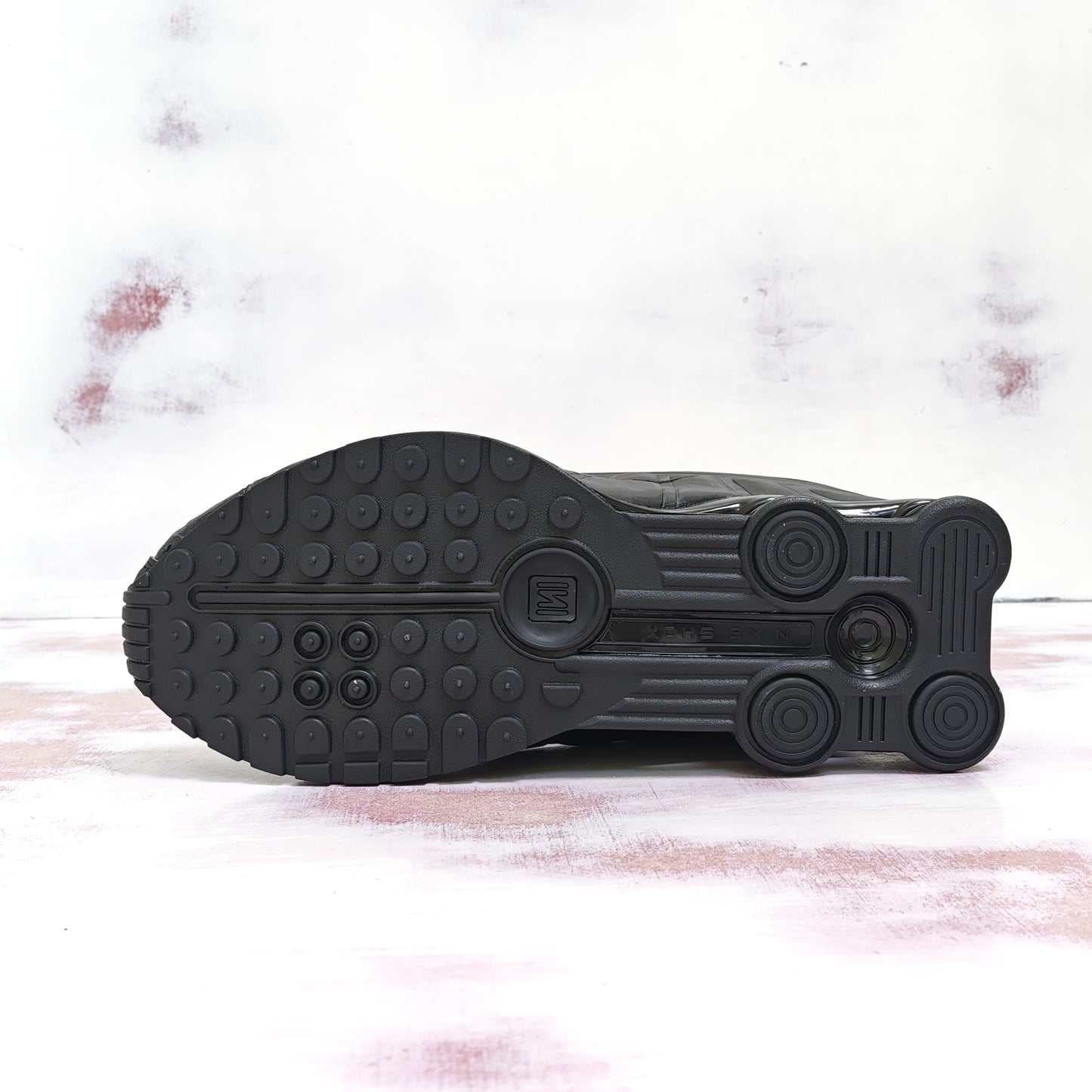 NKE SHOX R4 BLACKOUT