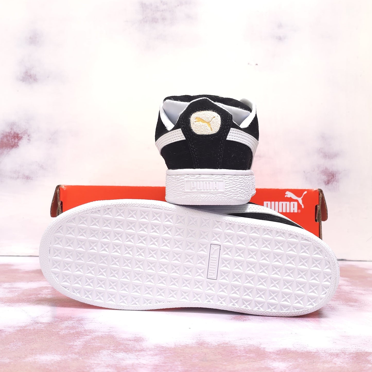 PMA SUEDE XLG BLACK & WHITE