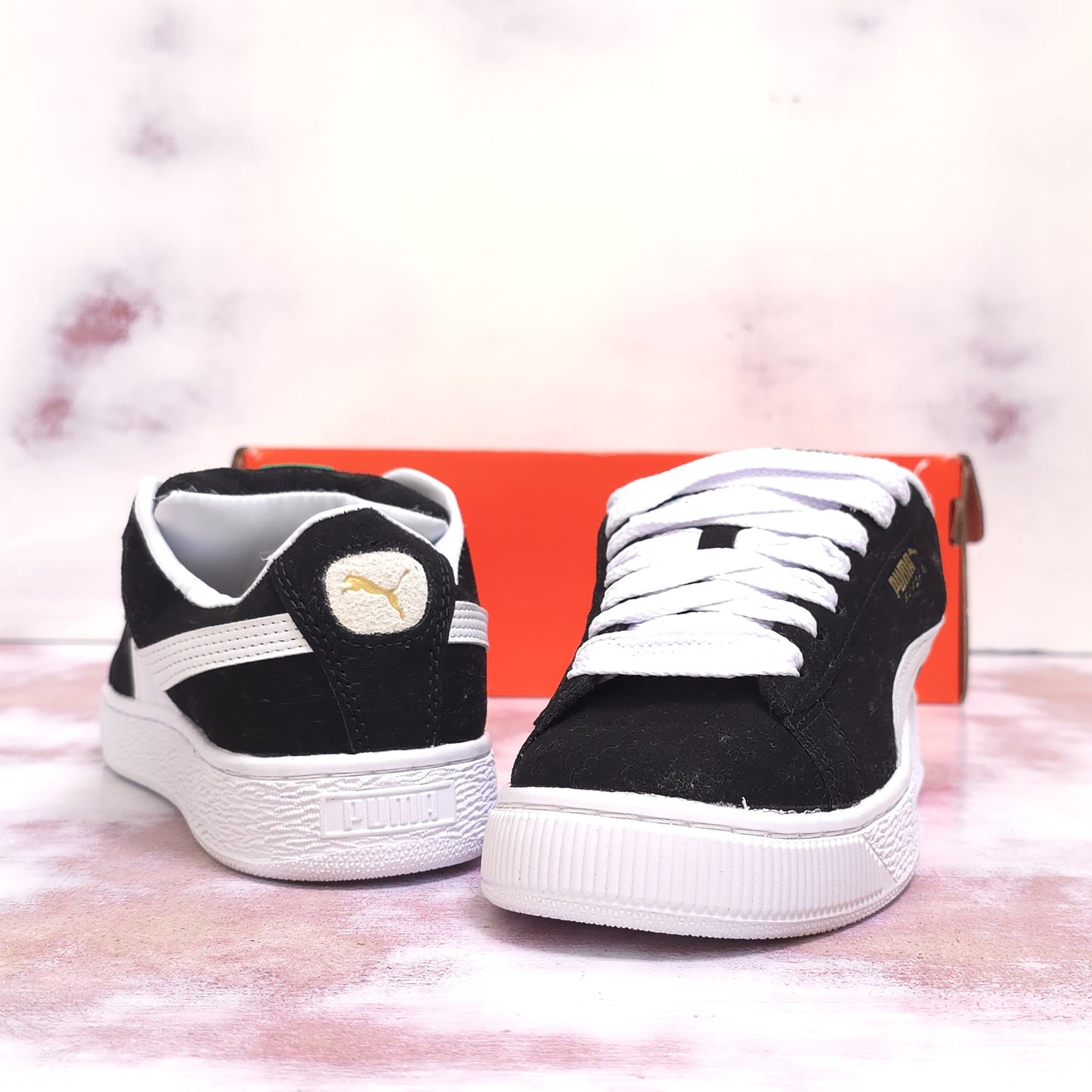 PMA SUEDE XLG BLACK & WHITE