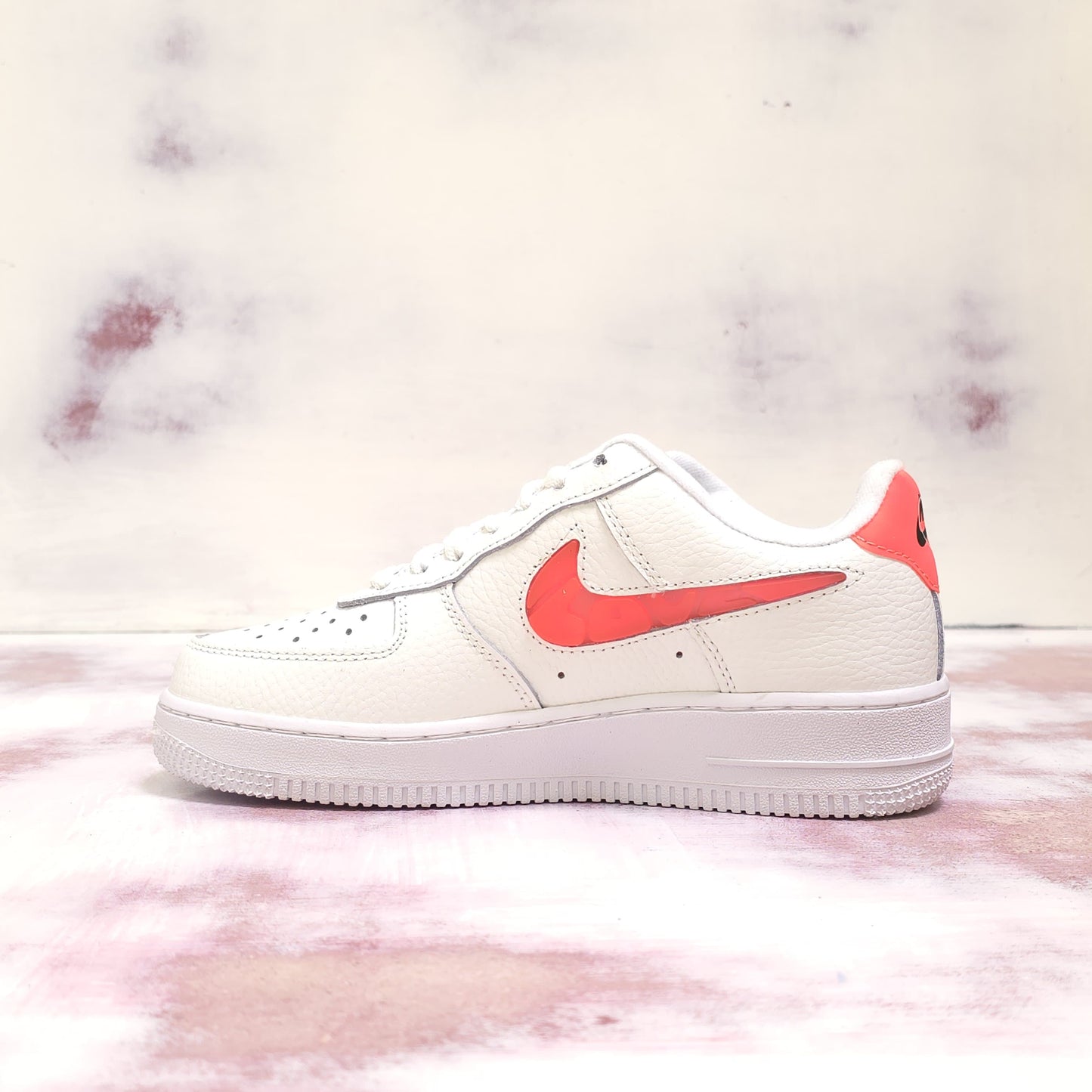 NKE AIR FORCE ONE LOVE