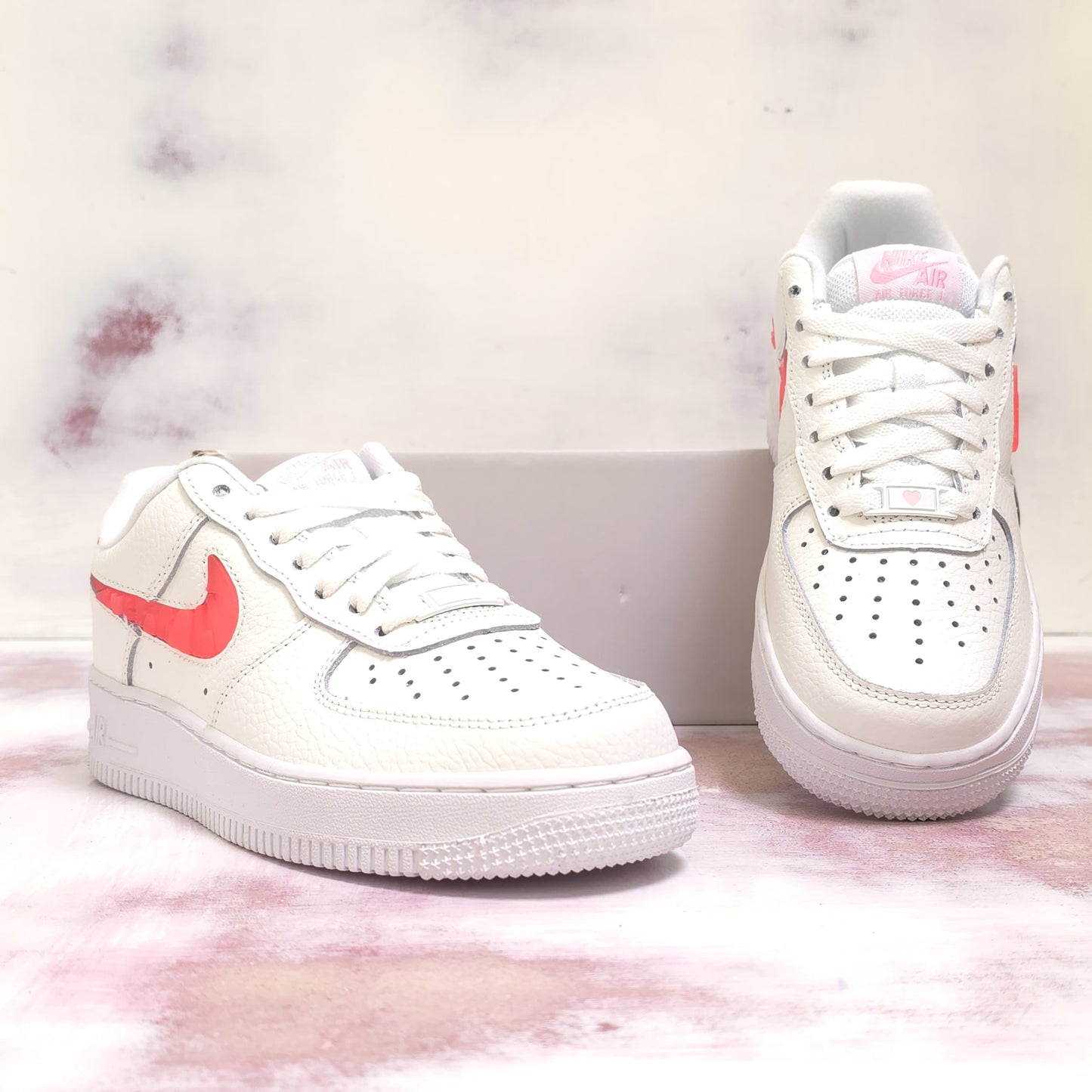 NKE AIR FORCE ONE LOVE