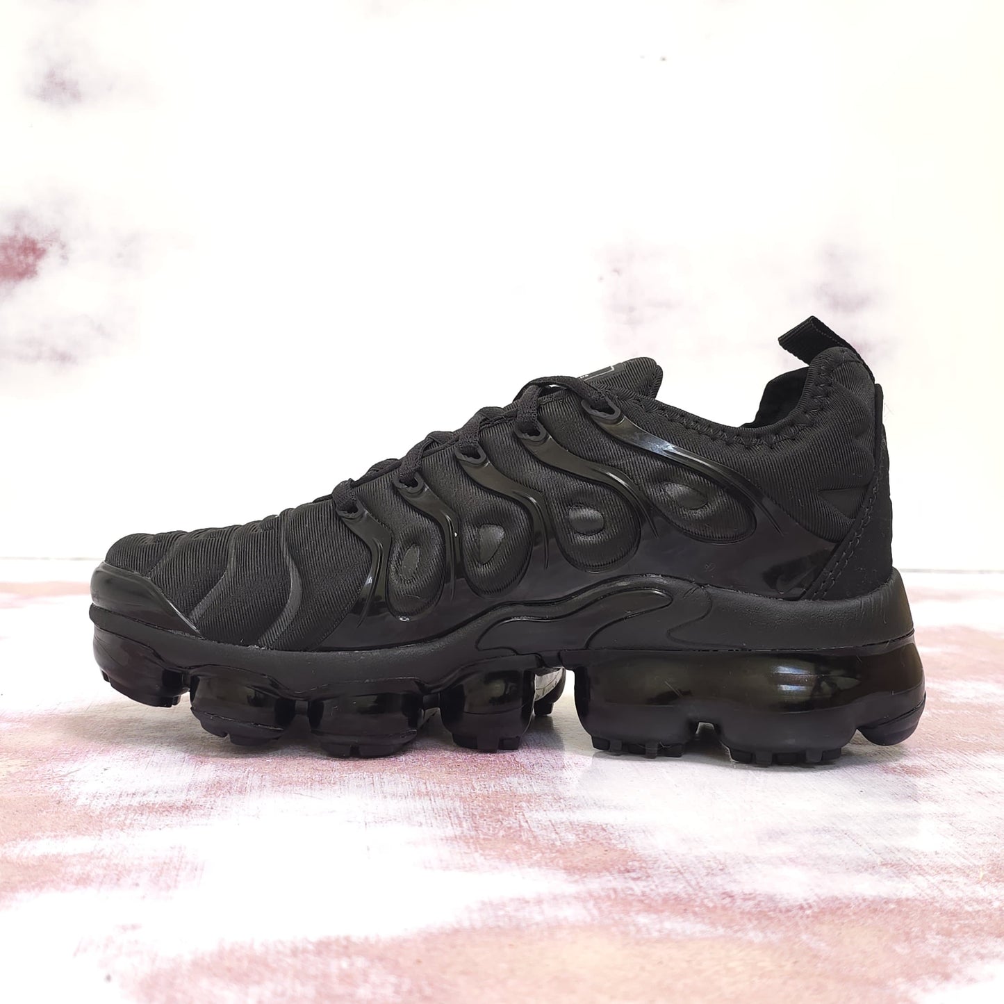 NKE AIR VAPORMAX PLUS BLACK