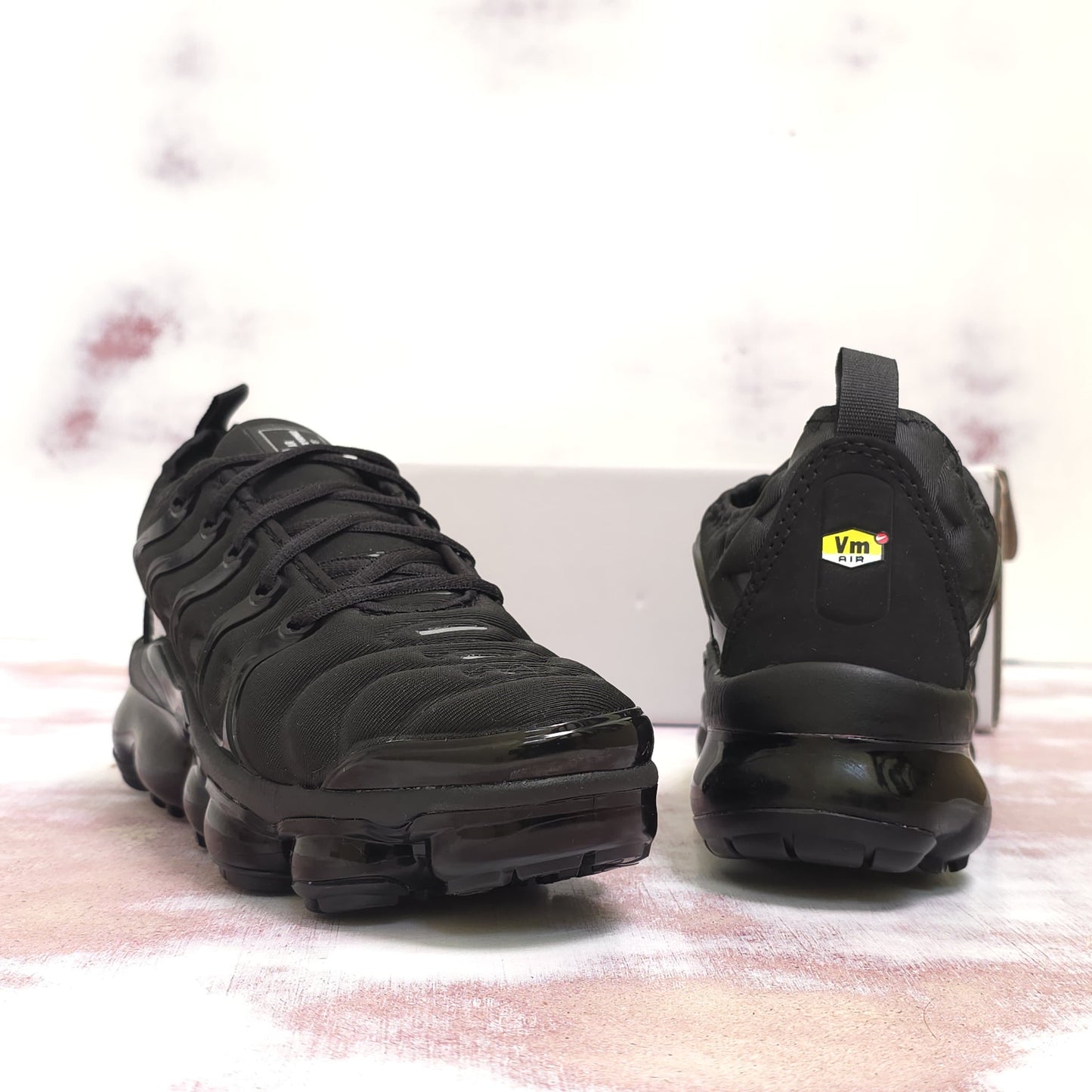 NKE AIR VAPORMAX PLUS BLACK
