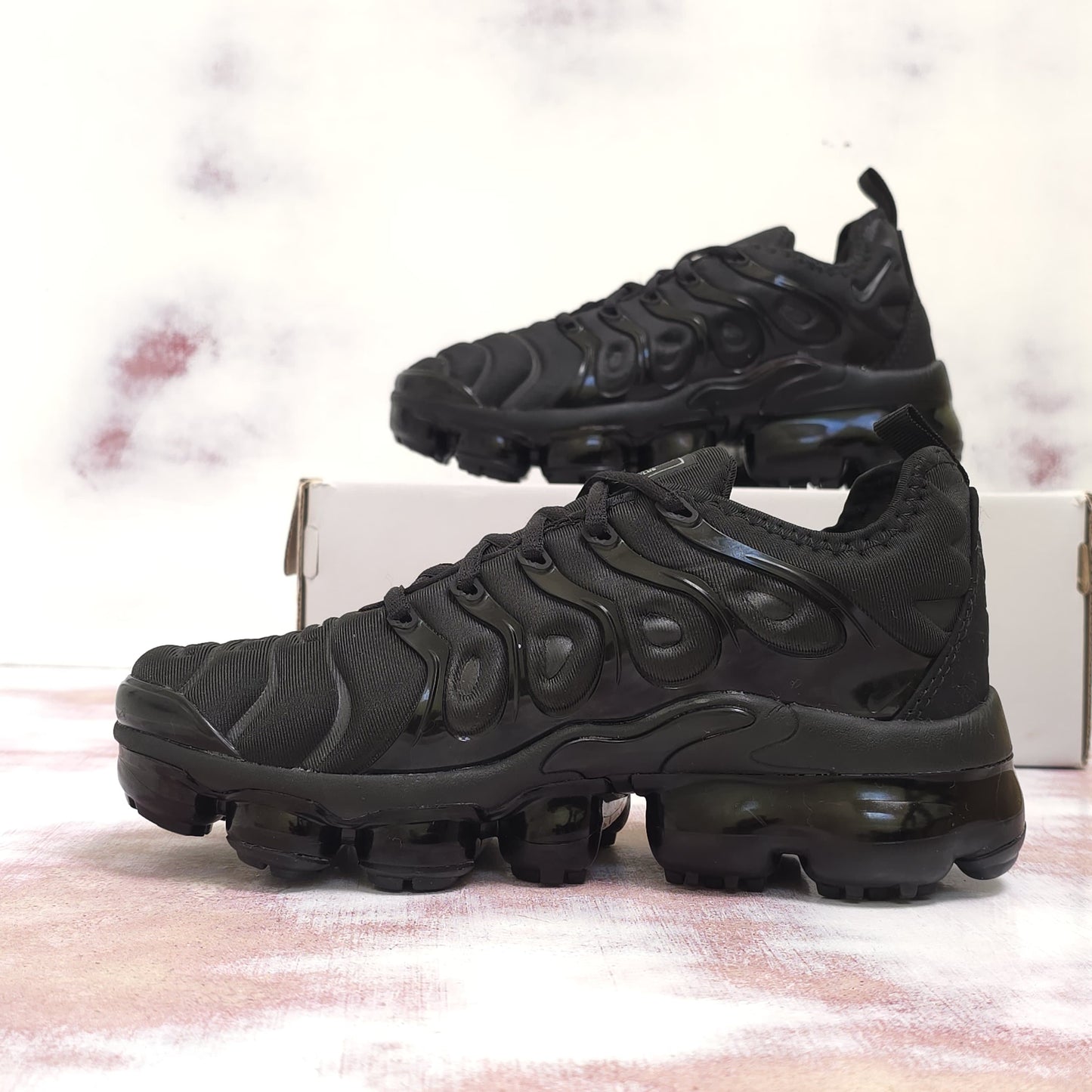 NKE AIR VAPORMAX PLUS BLACK
