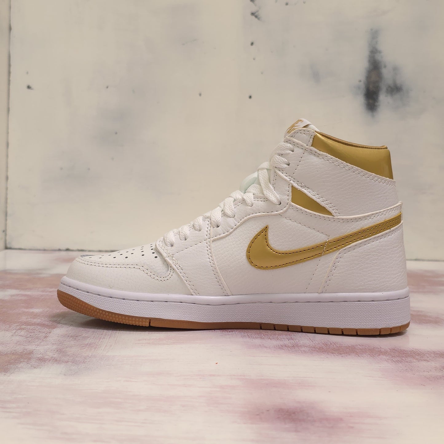 JRDN RETRO 1 METALLIC DORADO