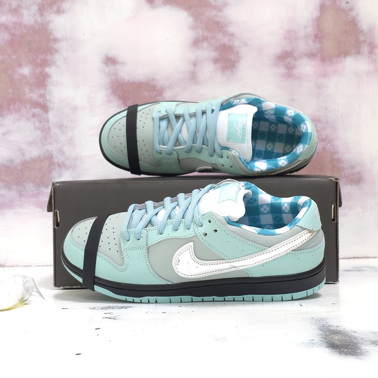 NKE SB DUNK LOW MINT LOBSTER