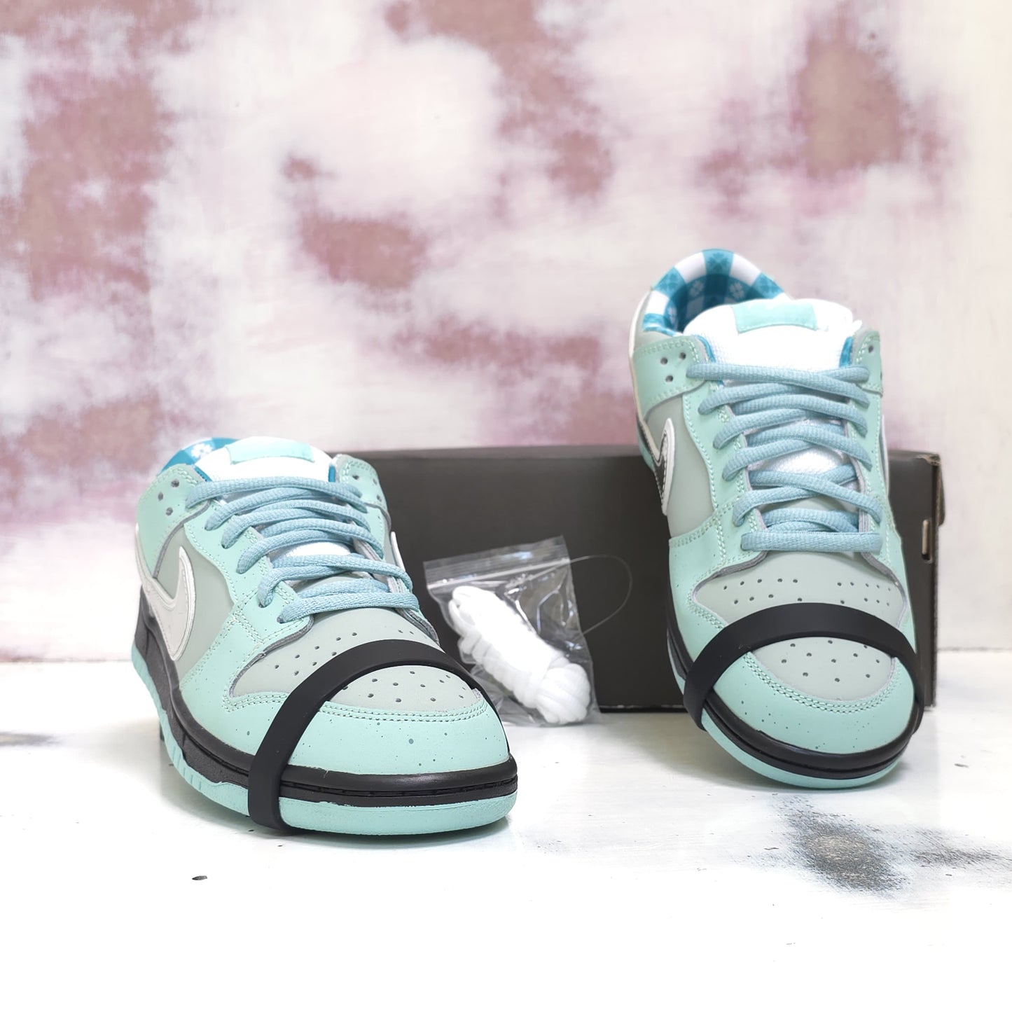 NKE SB DUNK LOW MINT LOBSTER