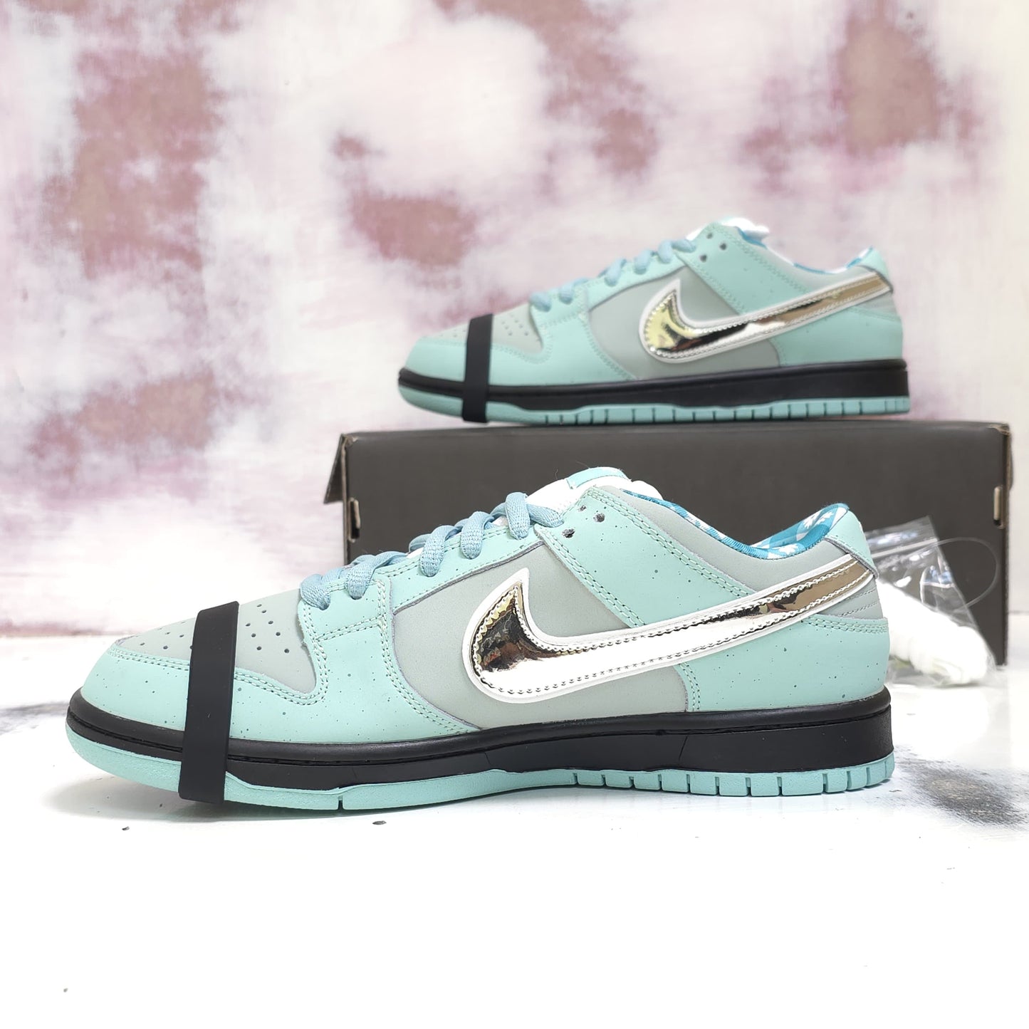 NKE SB DUNK LOW MINT LOBSTER