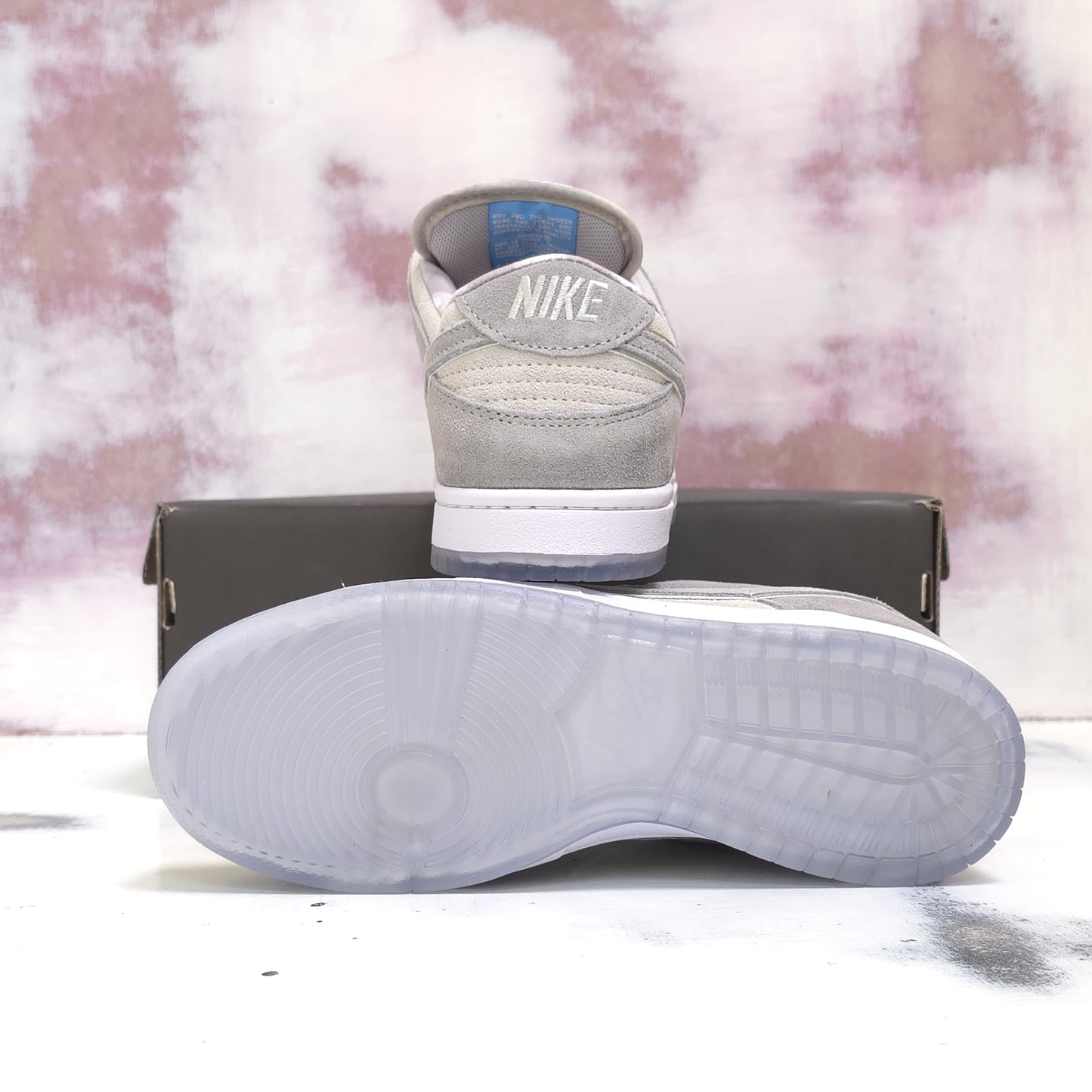 NKE SB WHITE LOBSTER