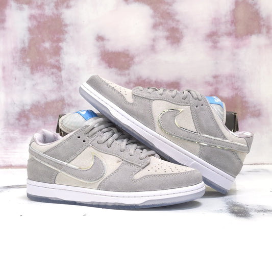 NKE SB WHITE LOBSTER