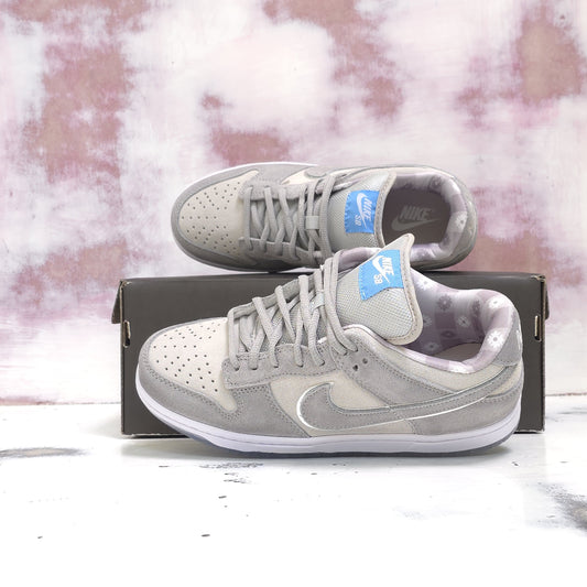 NKE SB WHITE LOBSTER