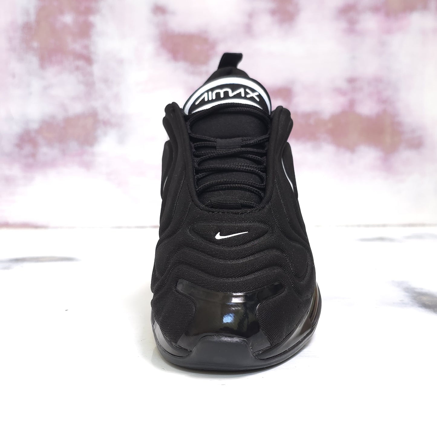 NKE AIRMAX 720 BLACK AND WHITE