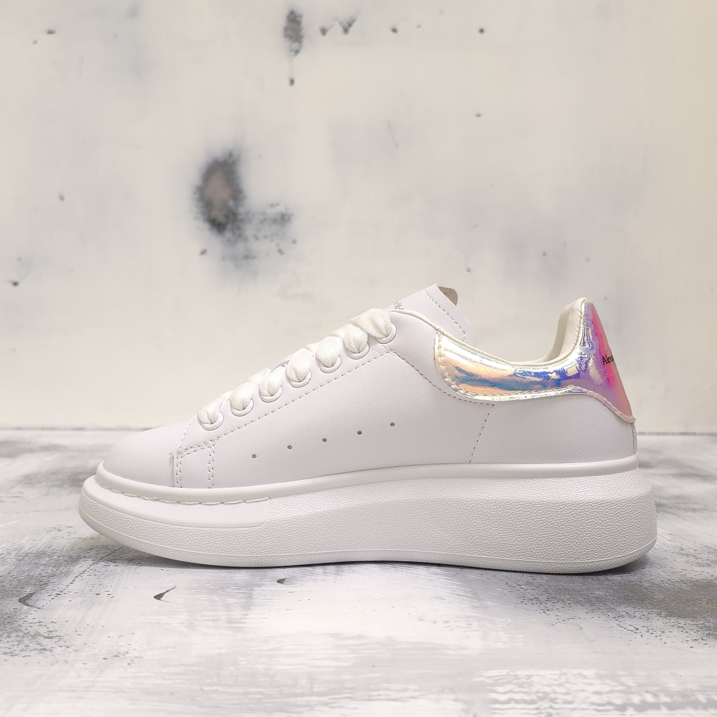 ALEXANDERR MC QUEEN OG WHITE AND BLACK