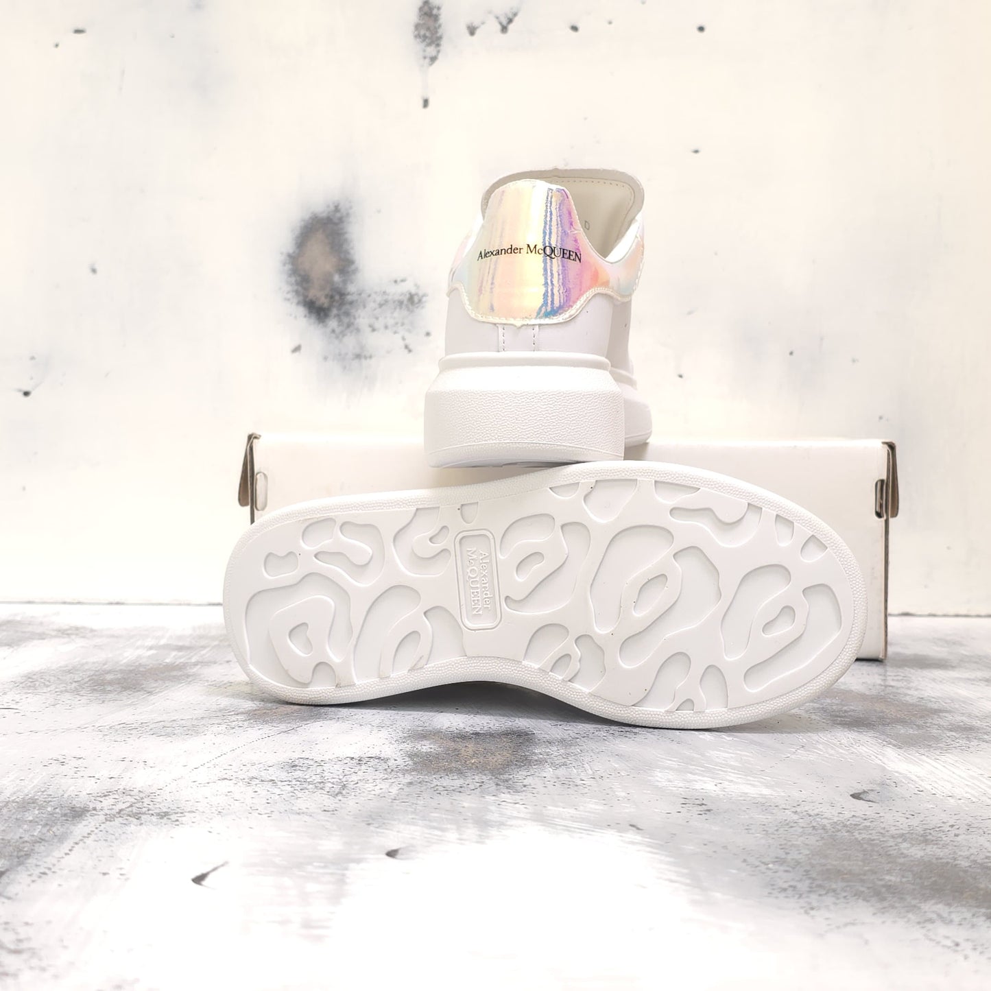 ALEXANDERR MC QUEEN OG WHITE AND BLACK