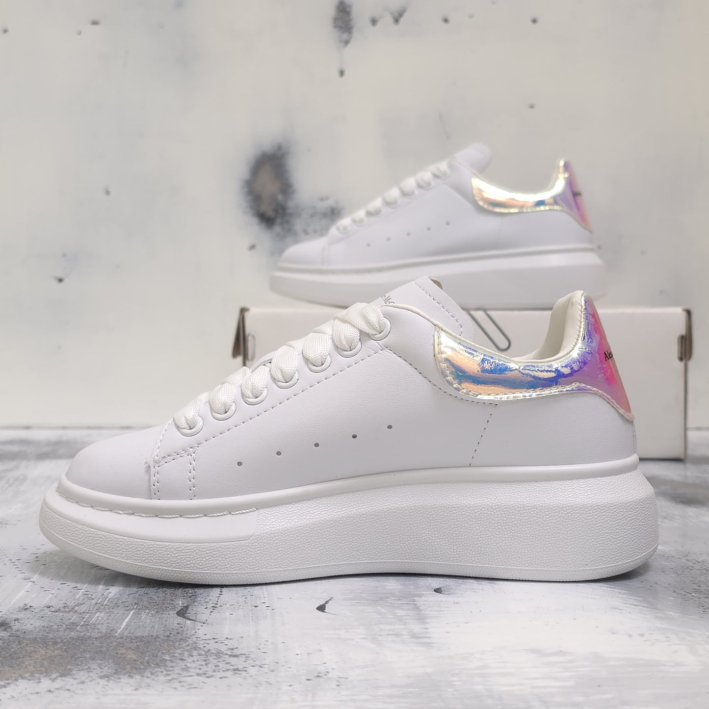 ALEXANDERR MC QUEEN OG WHITE AND BLACK