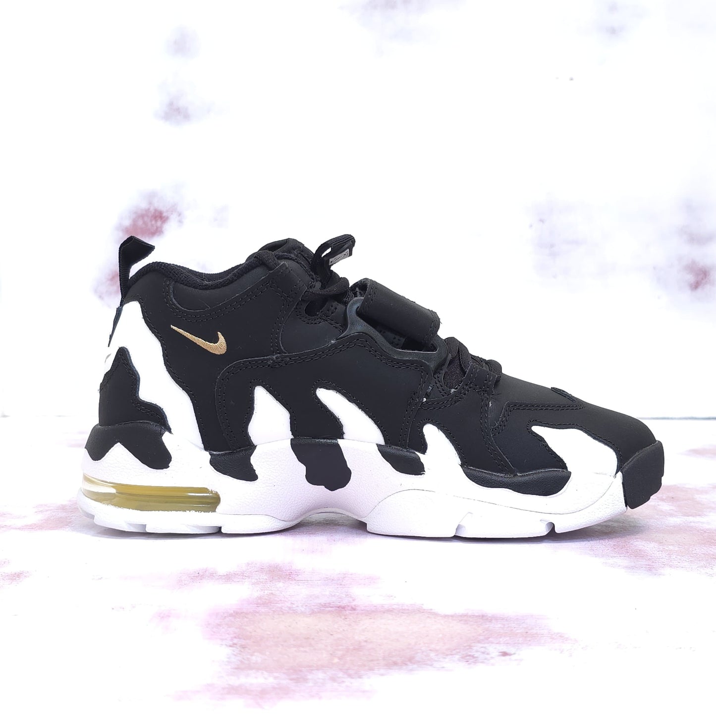 NKE AIR DT MAX 96 DEION SANDERS BLACK & WHITE