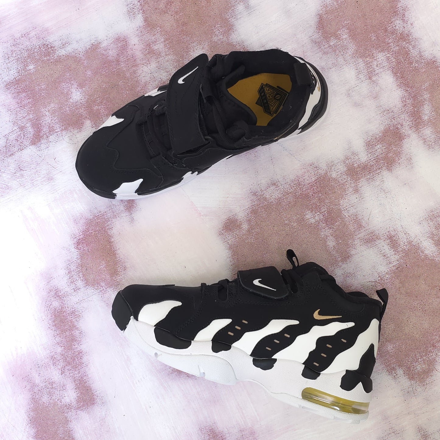 NKE AIR DT MAX 96 DEION SANDERS BLACK & WHITE