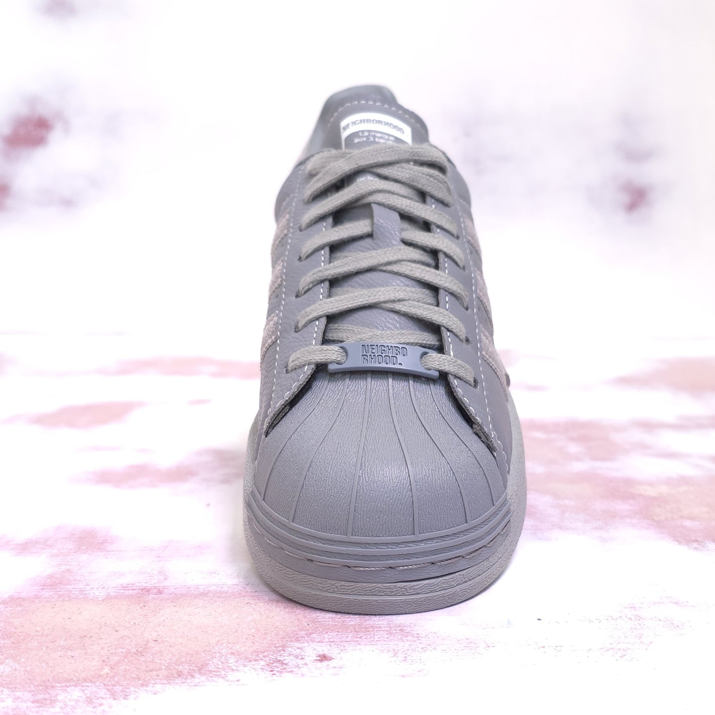 ADDS SUPERSTAR CONCHA NEIGBORHOOD CEMENT GREY