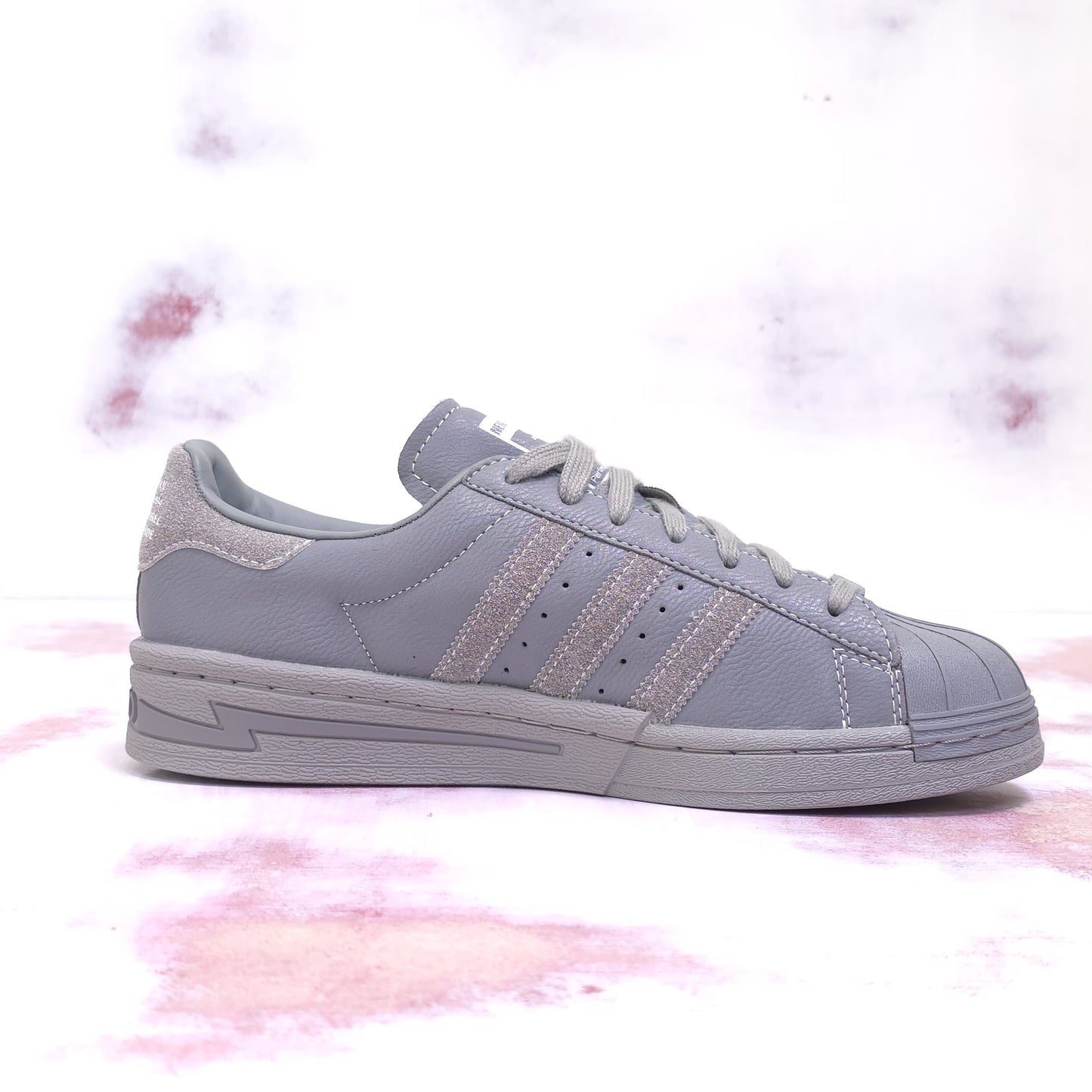 ADDS SUPERSTAR CONCHA NEIGBORHOOD CEMENT GREY