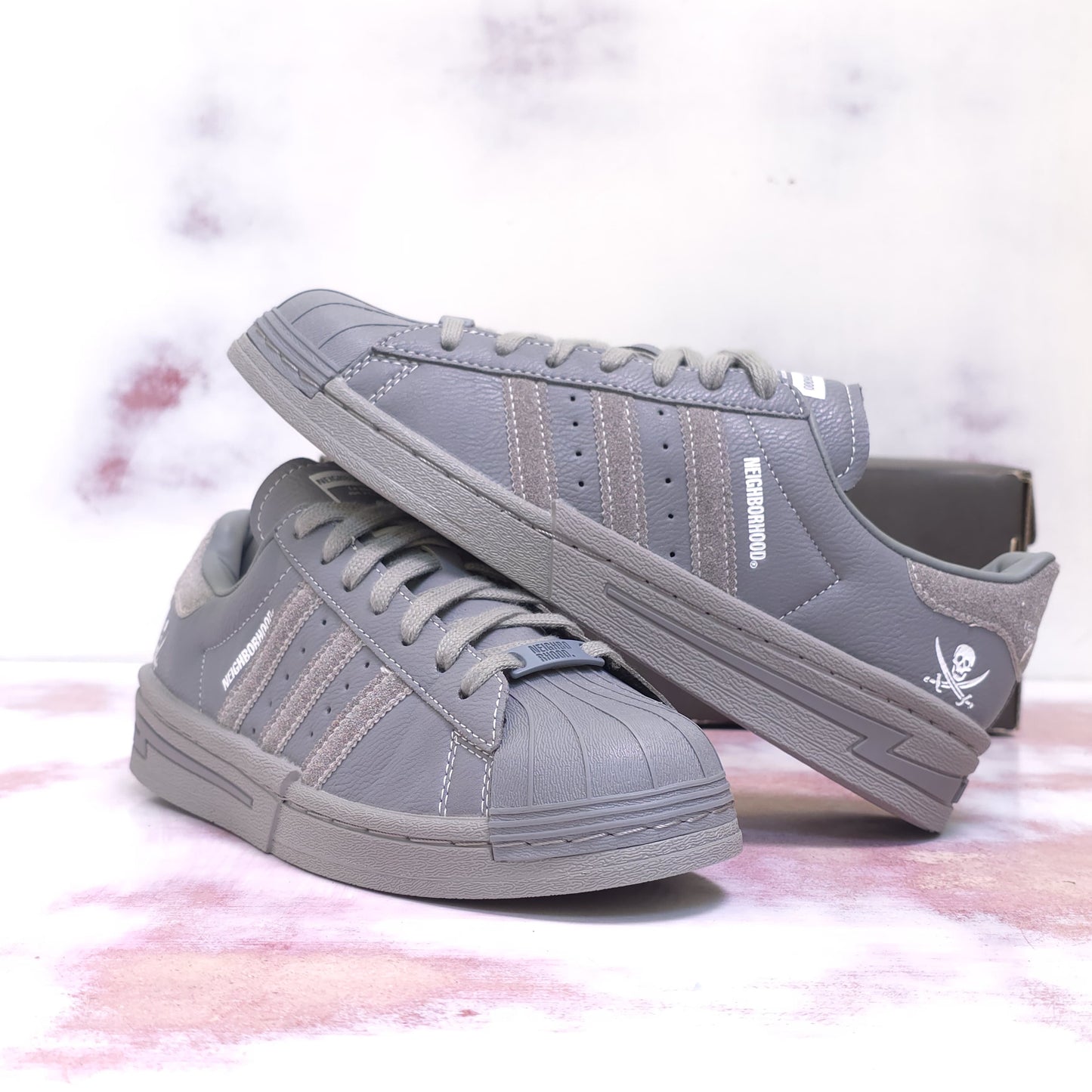 ADDS SUPERSTAR CONCHA NEIGBORHOOD CEMENT GREY