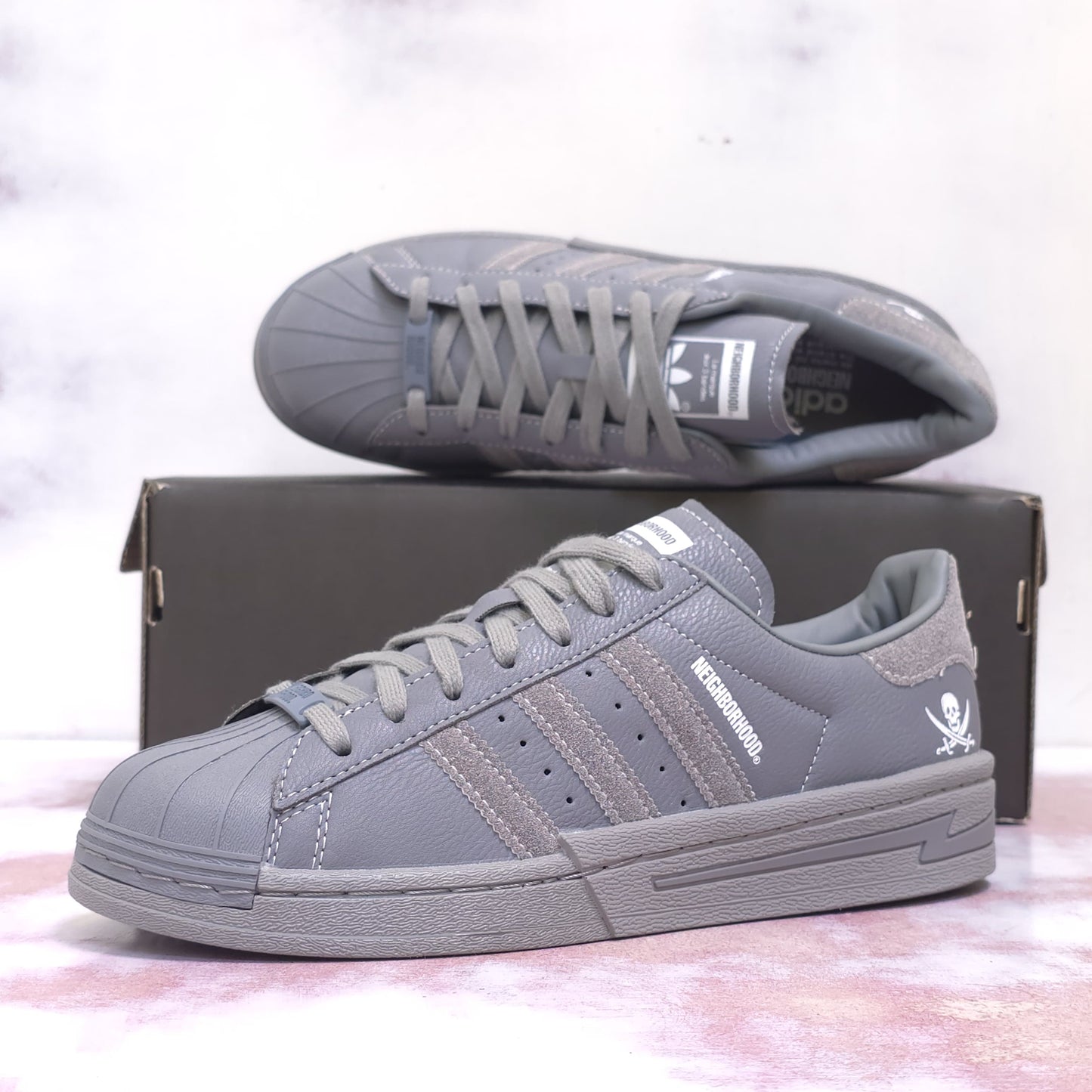 ADDS SUPERSTAR CONCHA NEIGBORHOOD CEMENT GREY