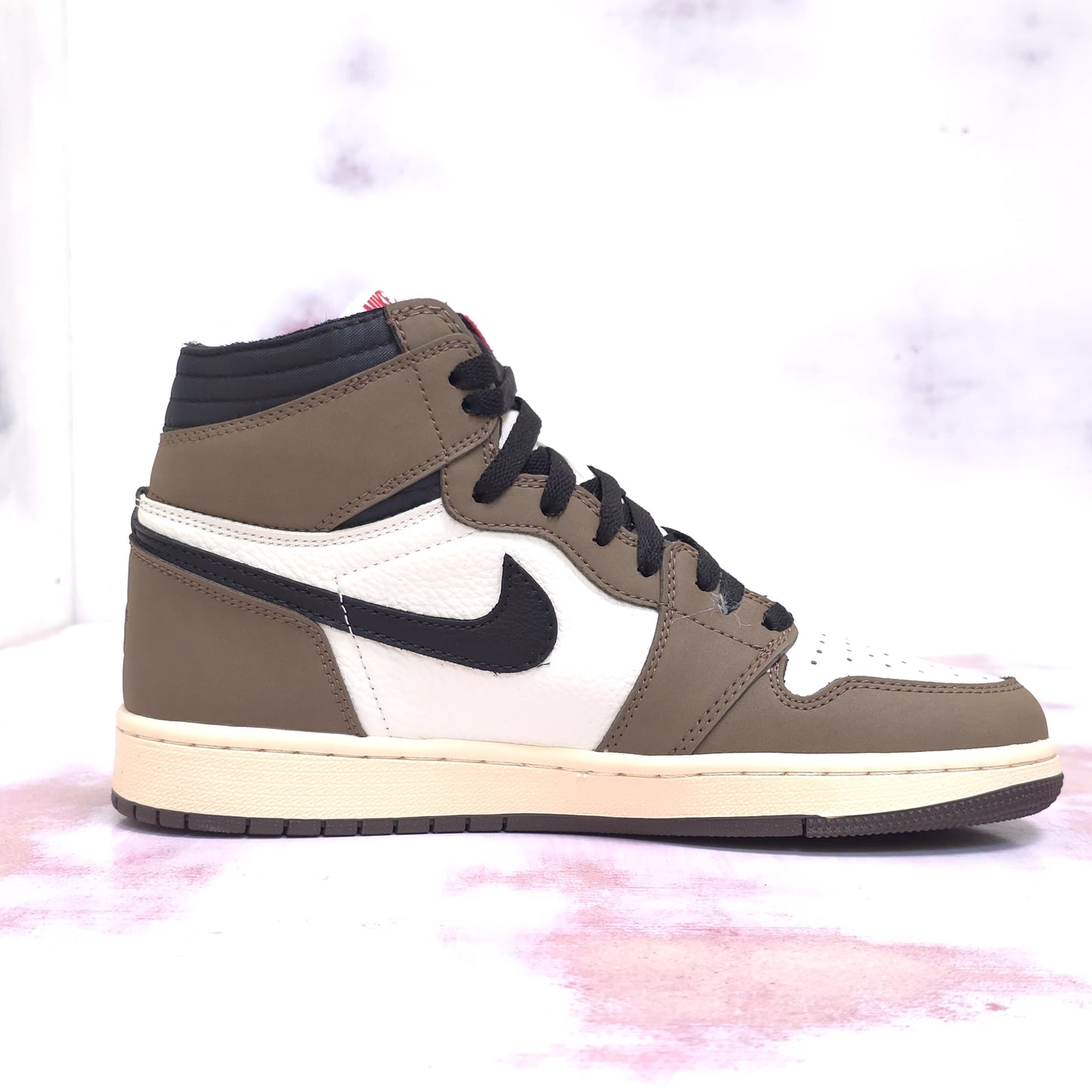 JRDN RETRO 1 TRAVIS